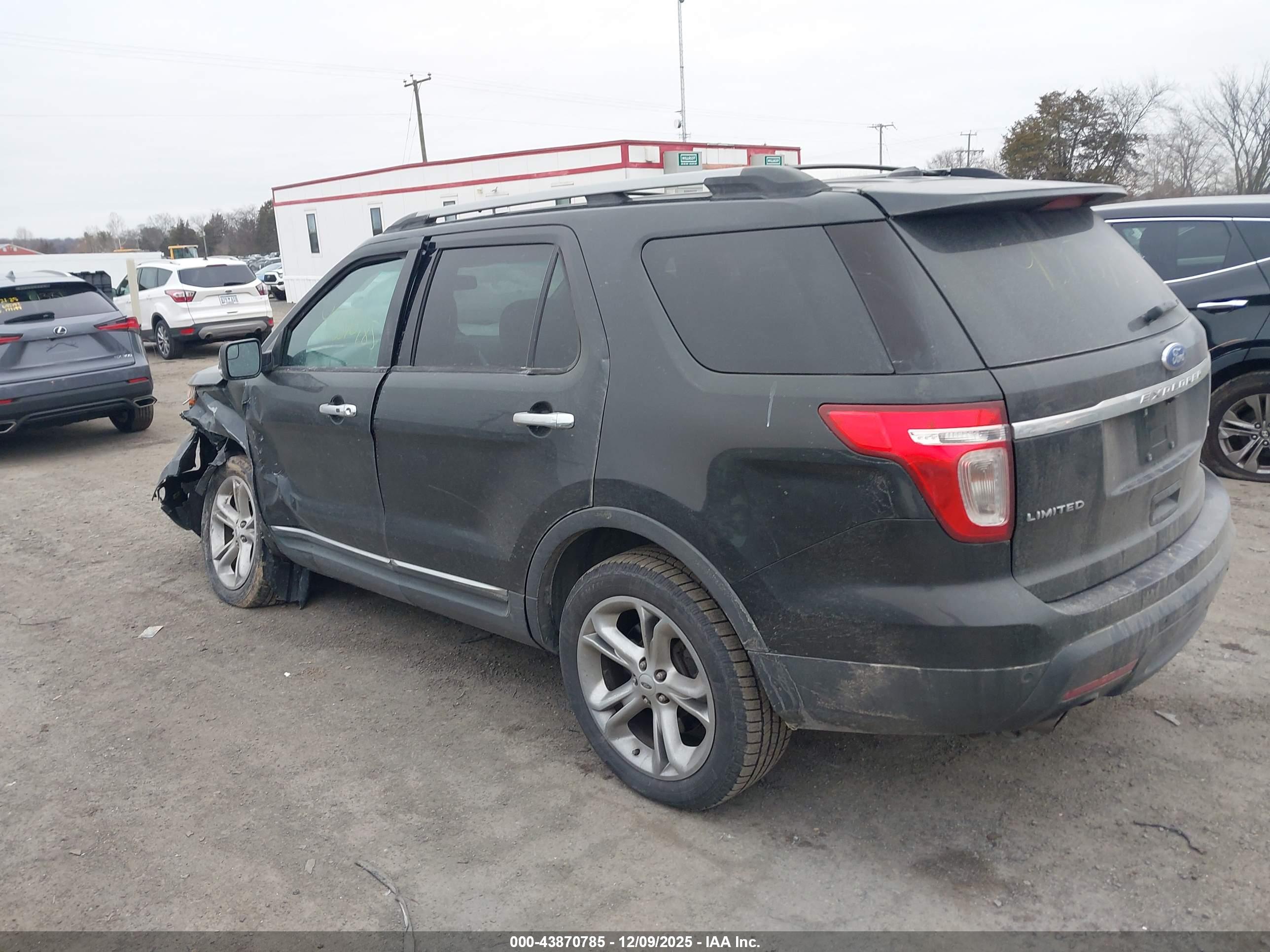 FORD EXPLORER image 3