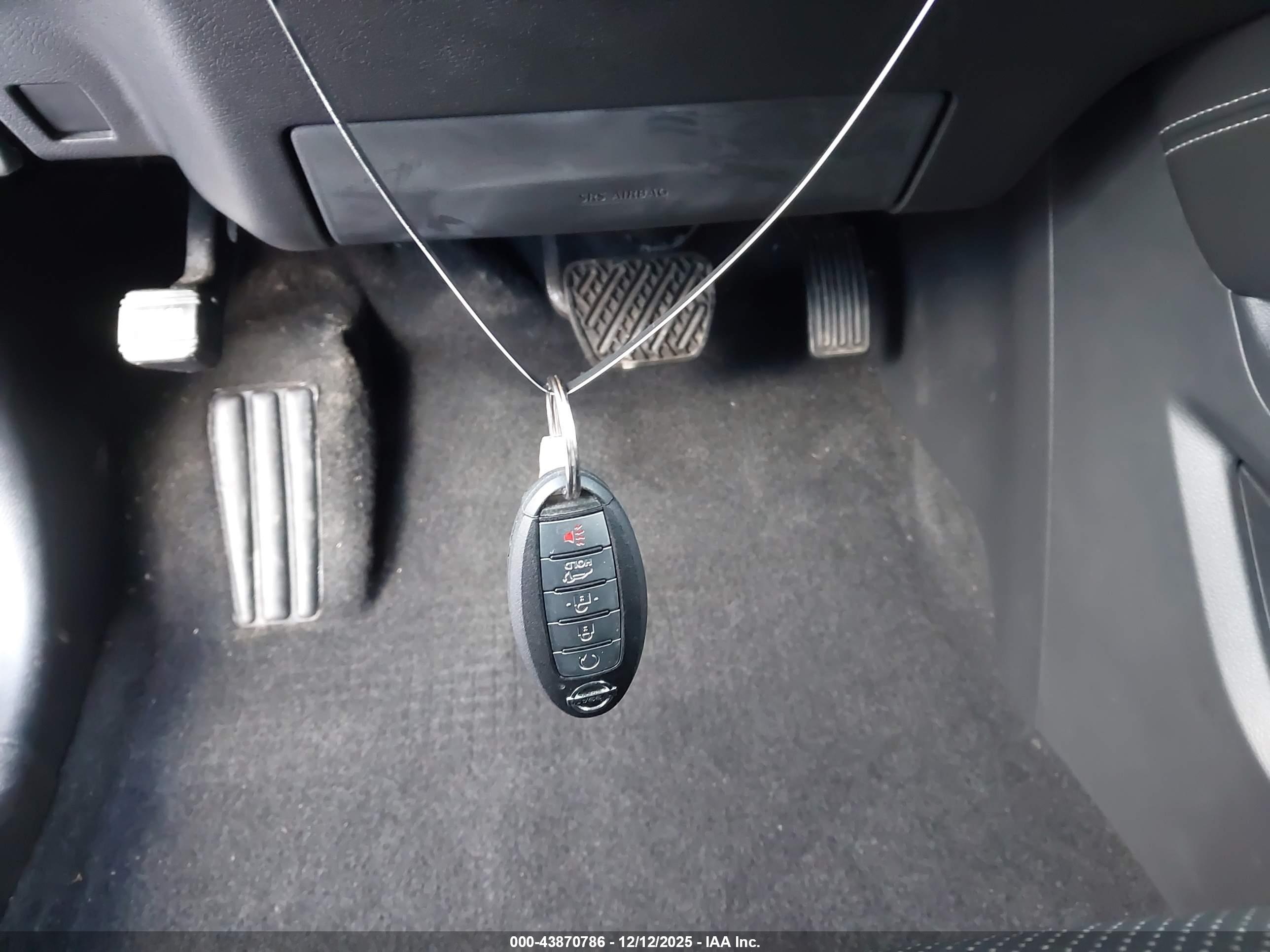 NISSAN MURANO image 11