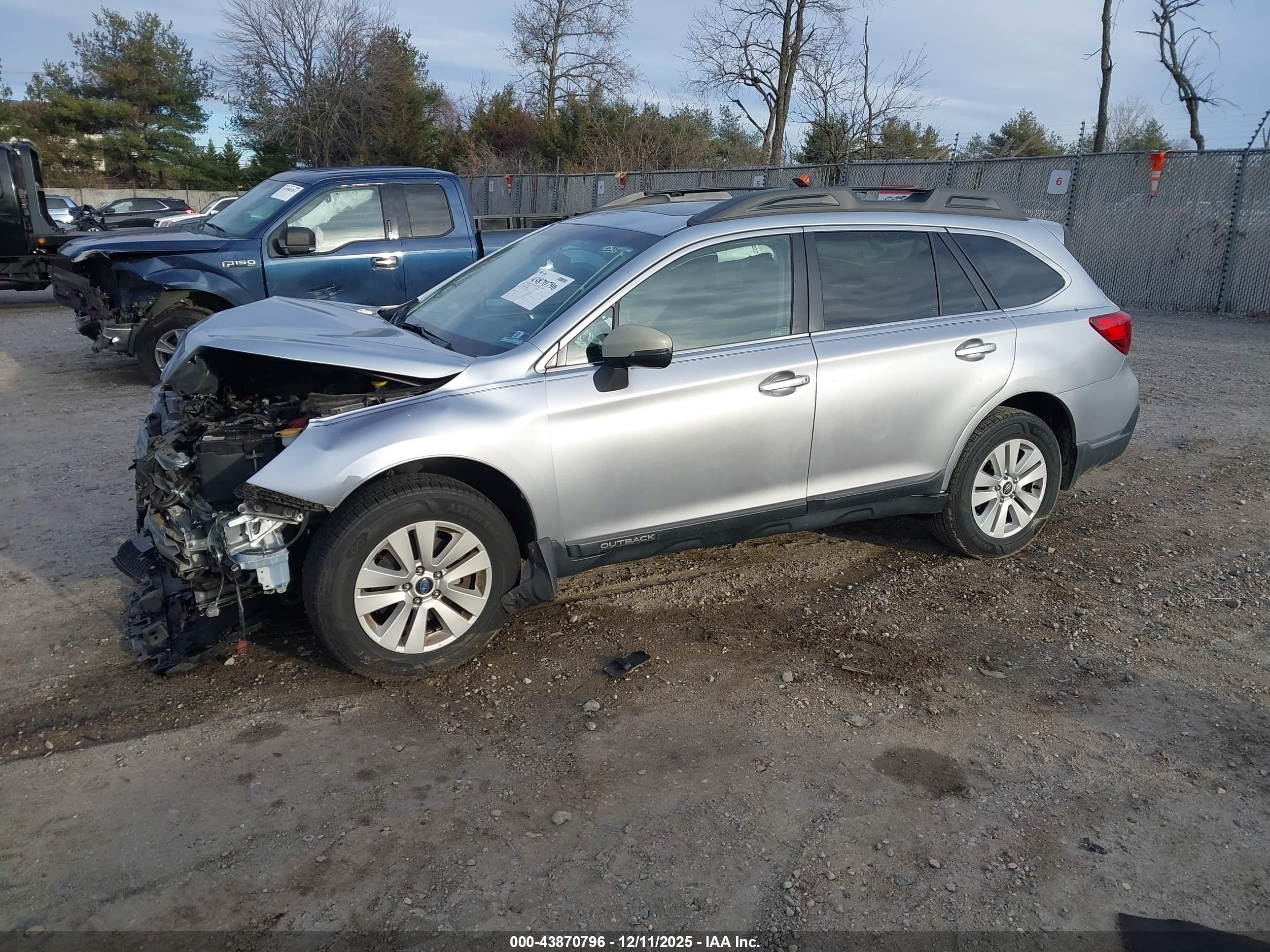 SUBARU OUTBACK image 2