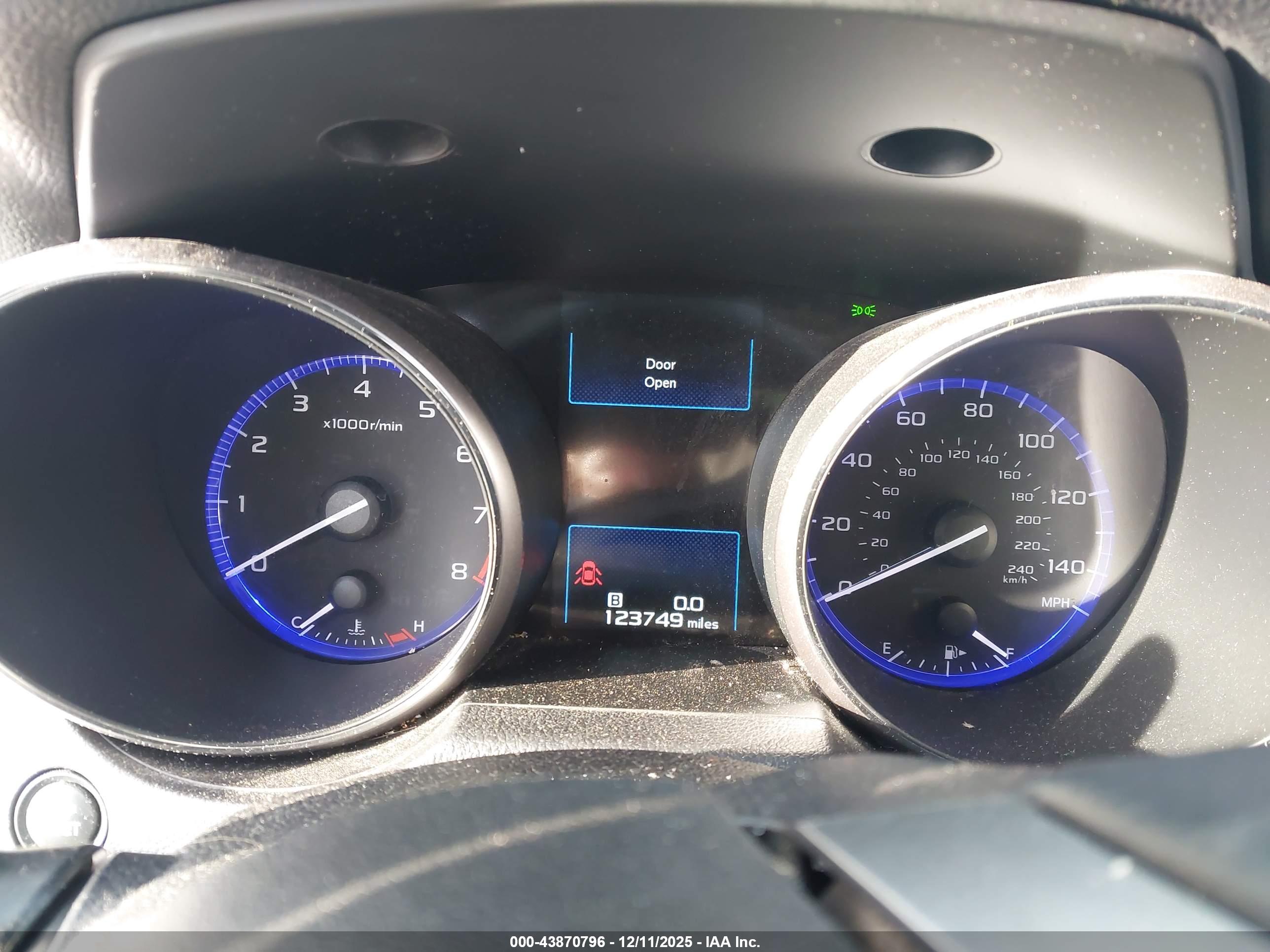 SUBARU OUTBACK image 7