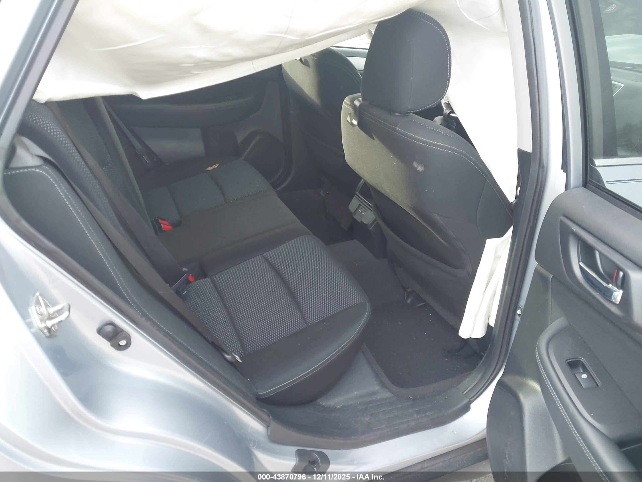 SUBARU OUTBACK image 8