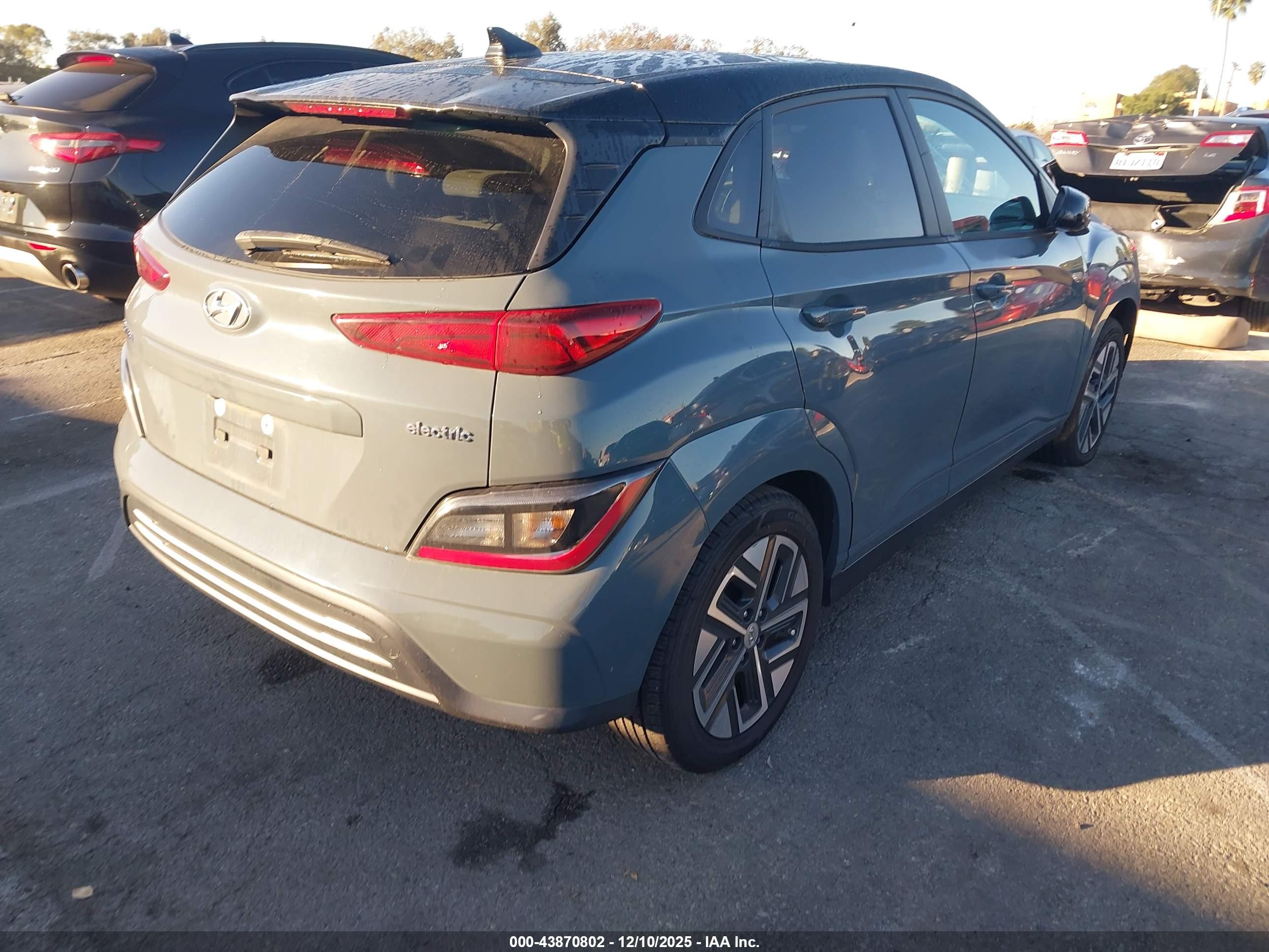 HYUNDAI KONA image 4