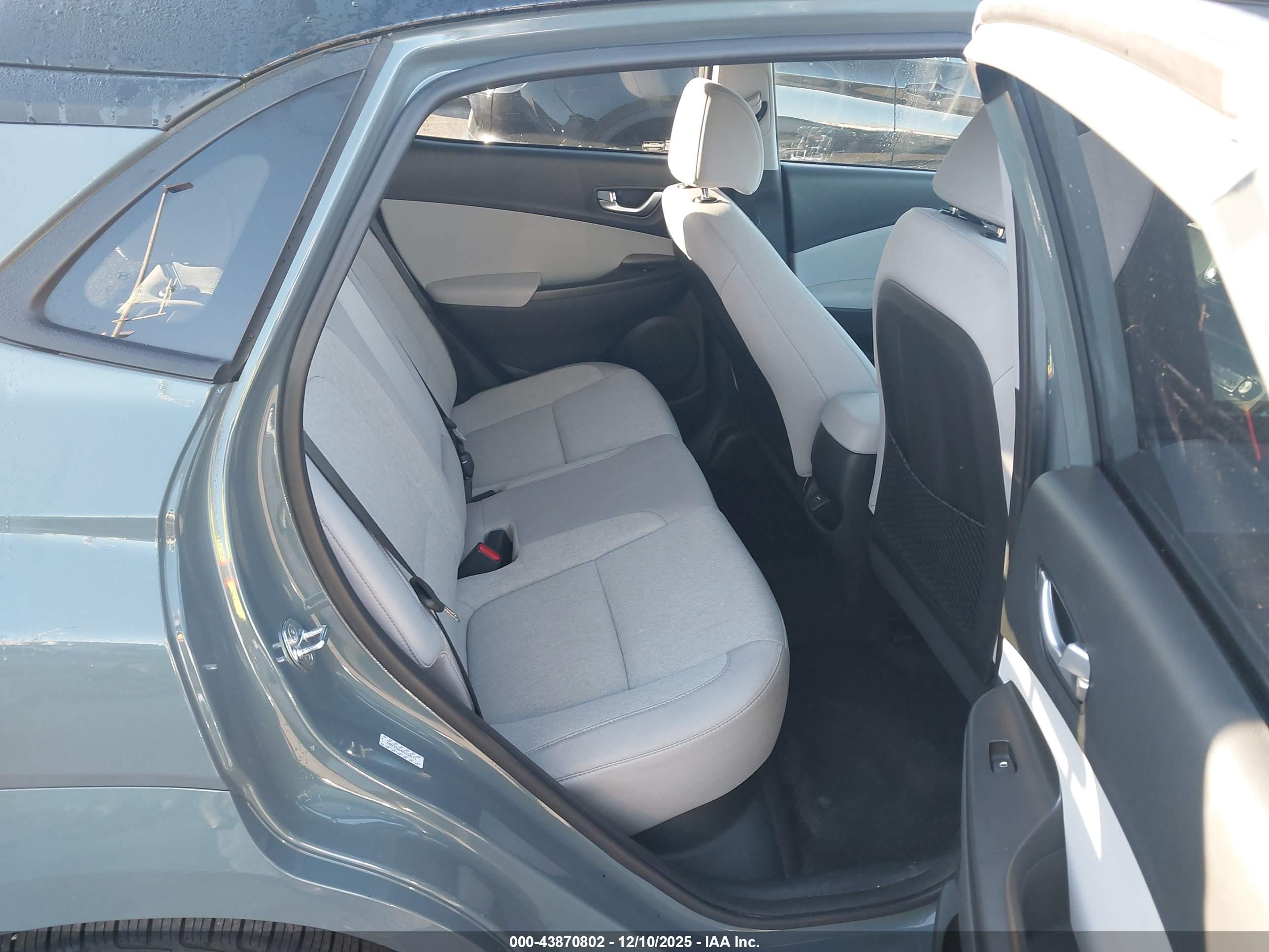 HYUNDAI KONA image 8