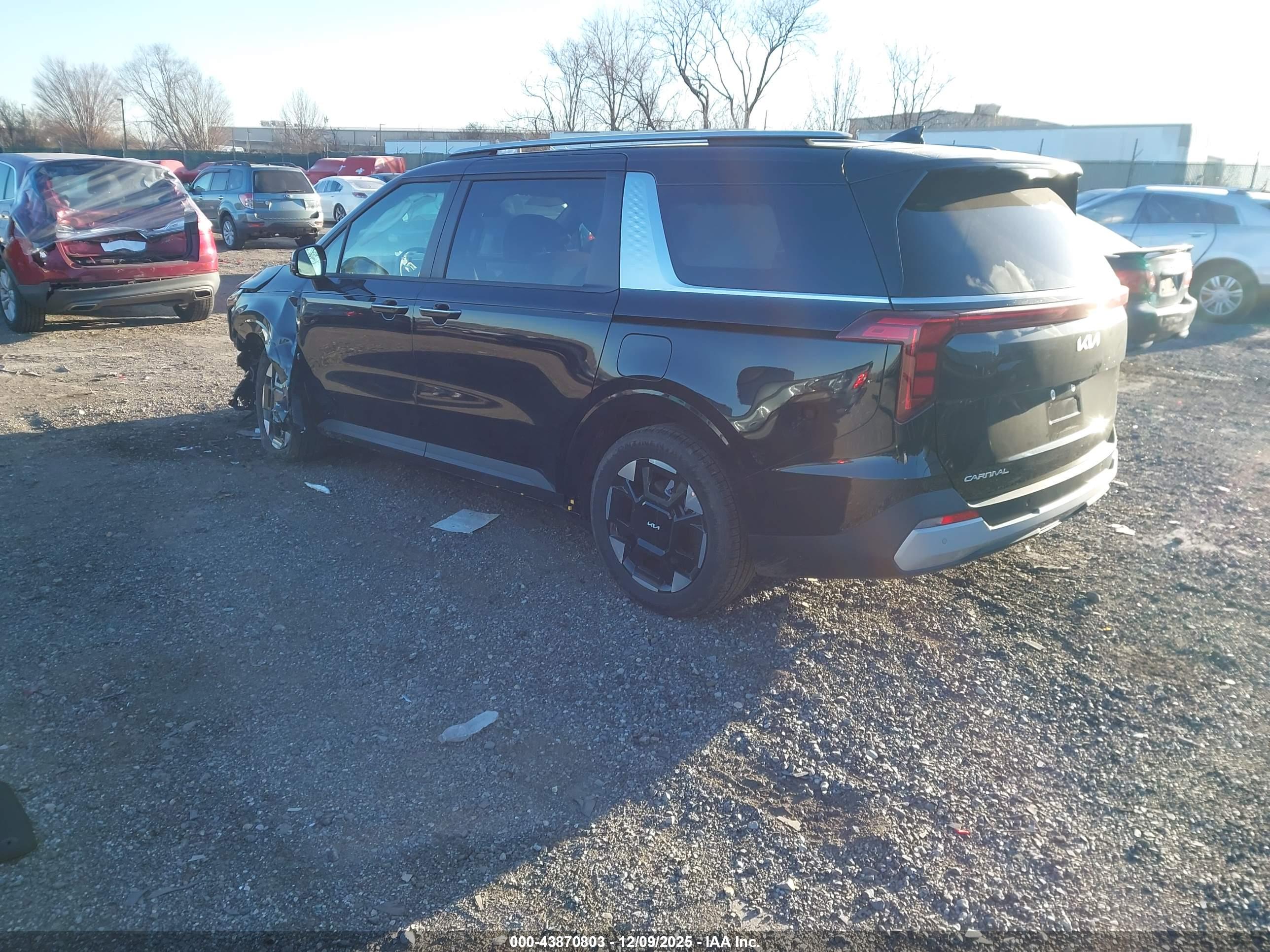KIA CARNIVAL image 3