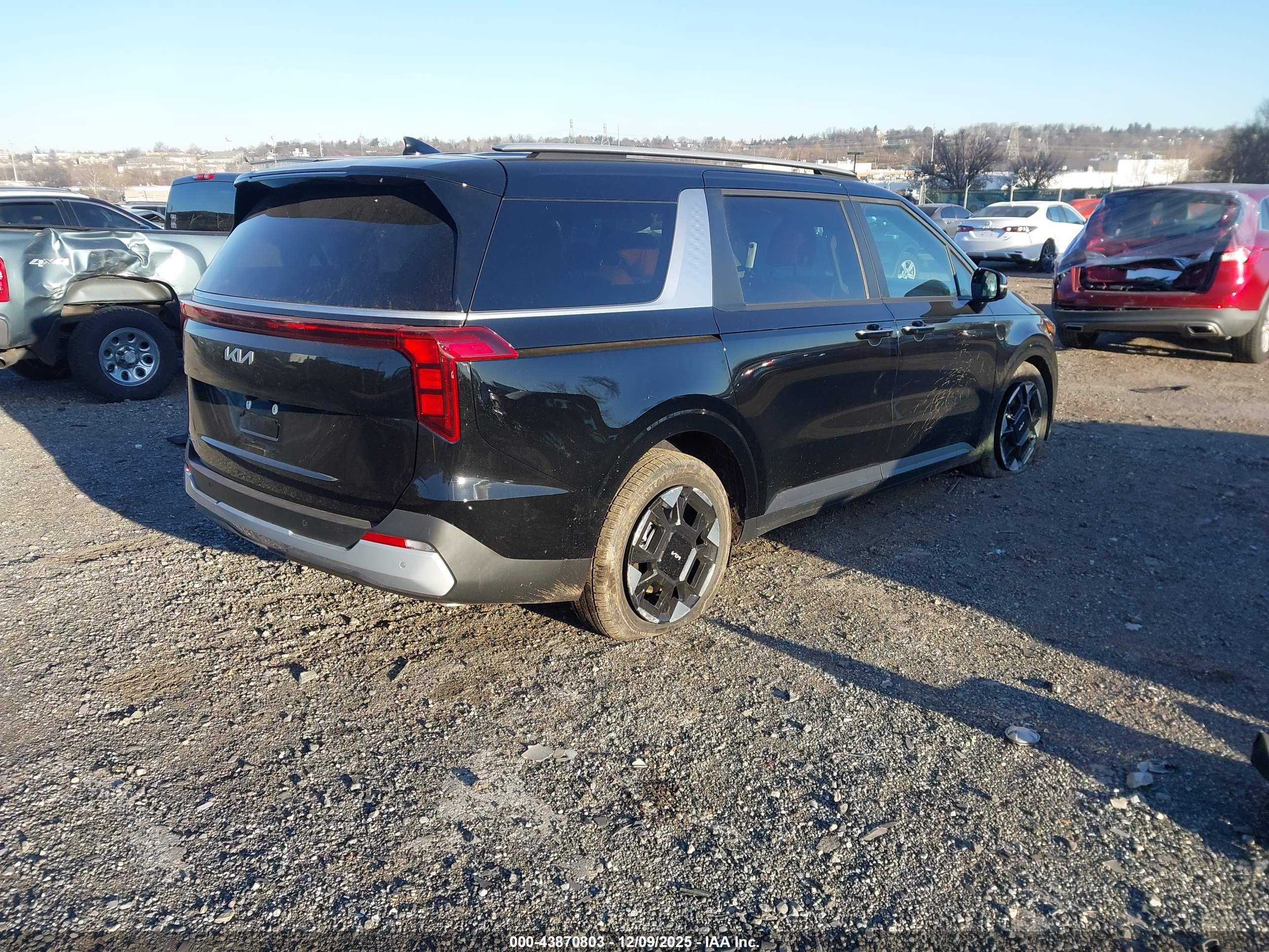 KIA CARNIVAL image 4