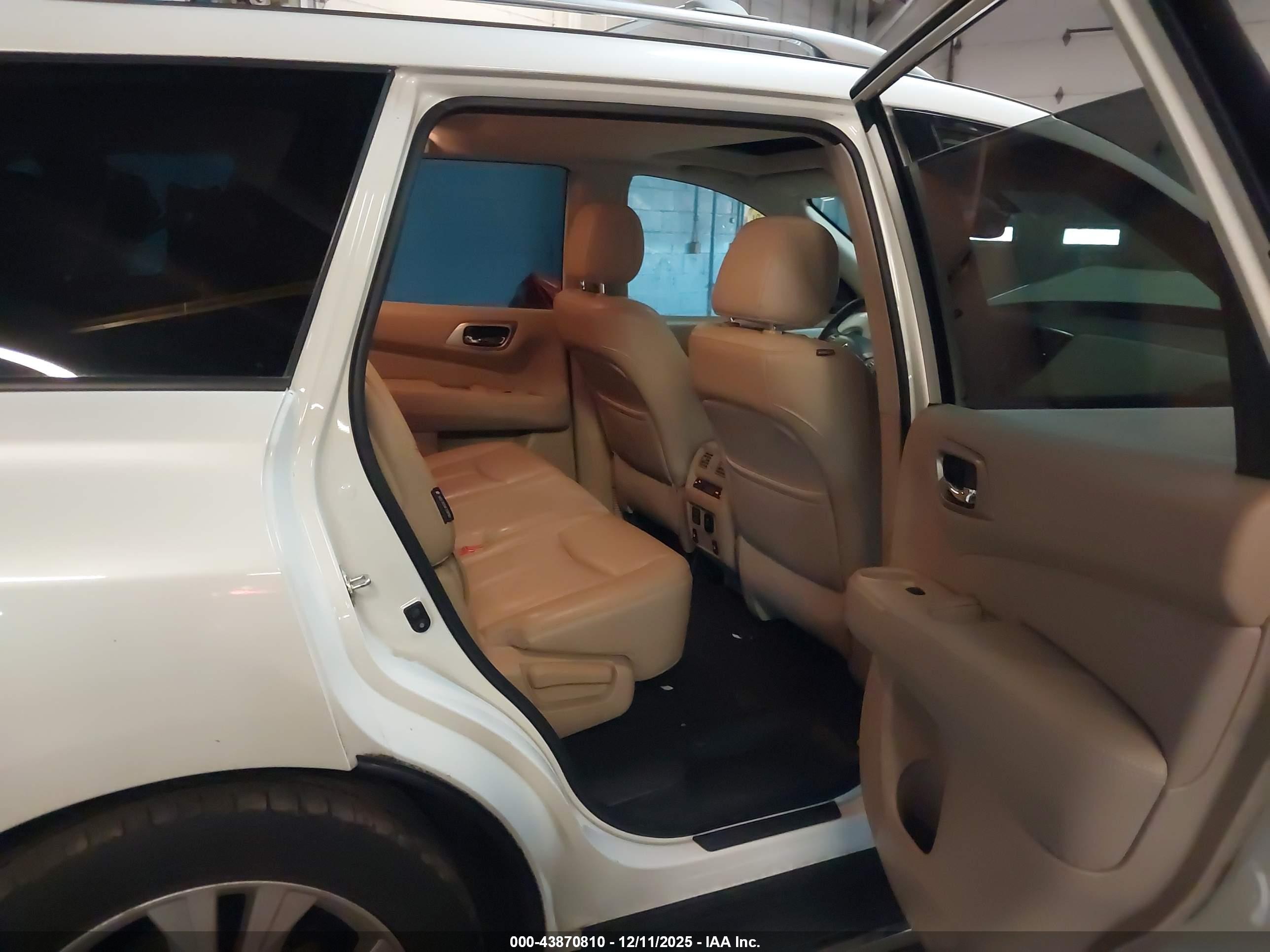 NISSAN PATHFINDER image 8