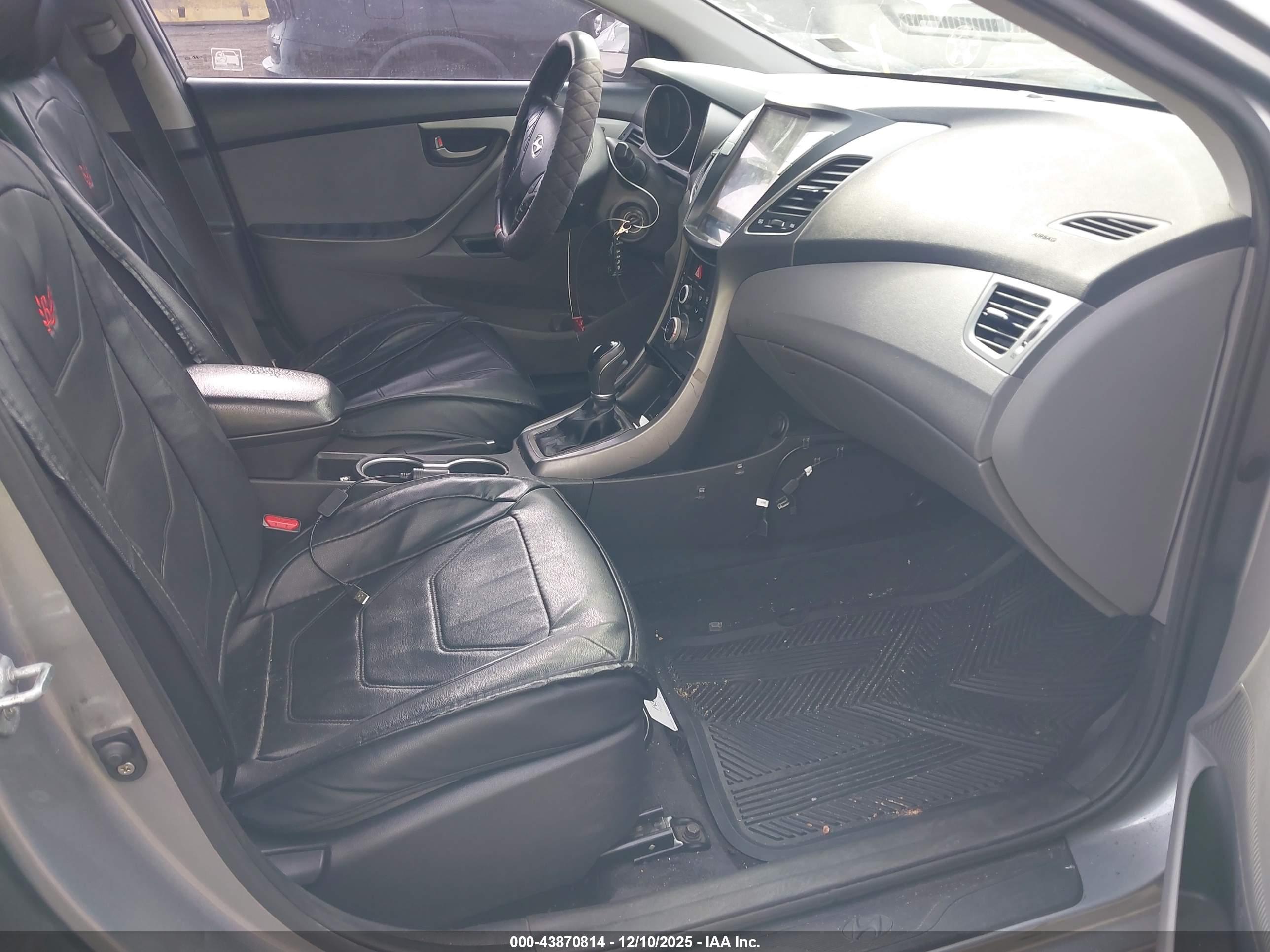 HYUNDAI ELANTRA image 5