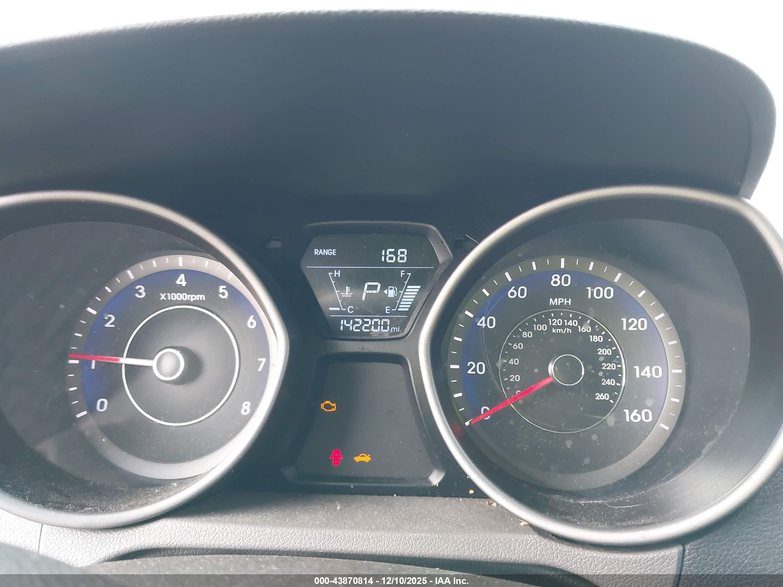 HYUNDAI ELANTRA image 7