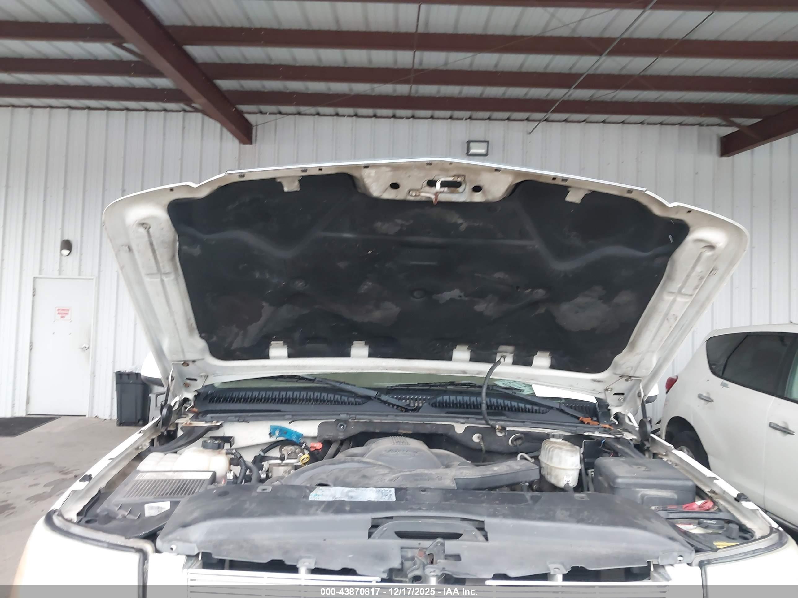 CADILLAC ESCALADE image 10