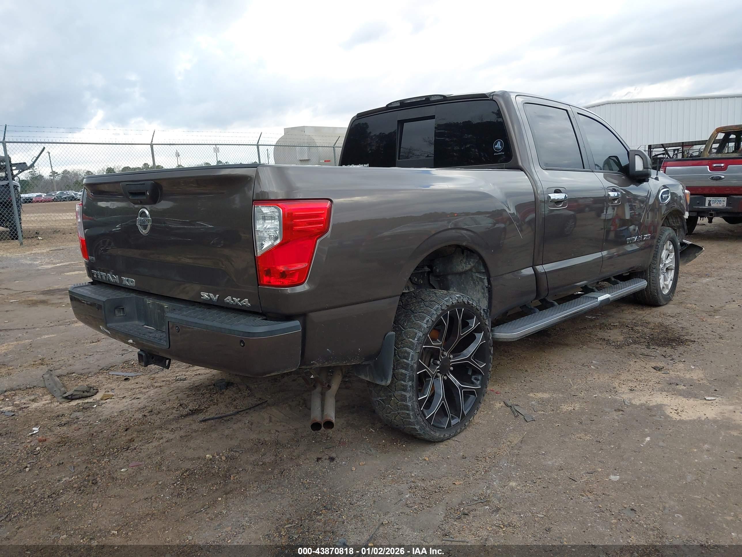NISSAN TITAN image 4
