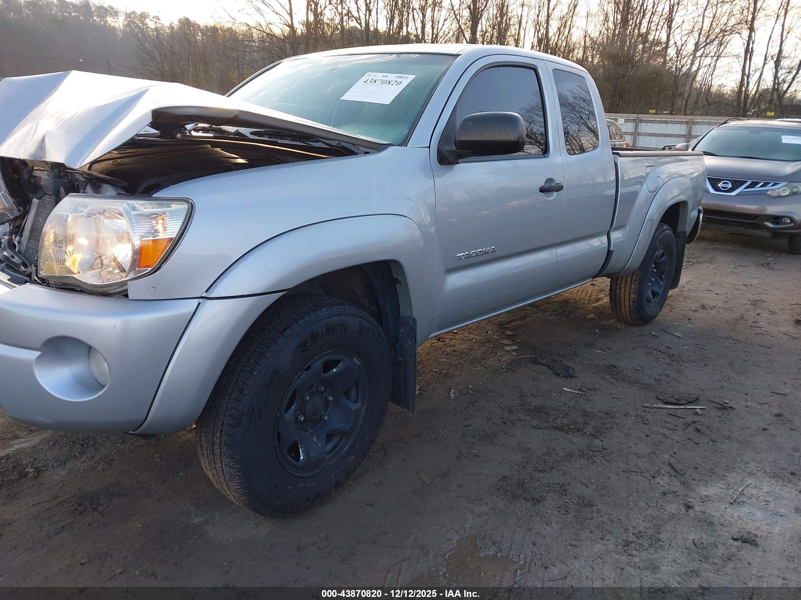 TOYOTA TACOMA image 2