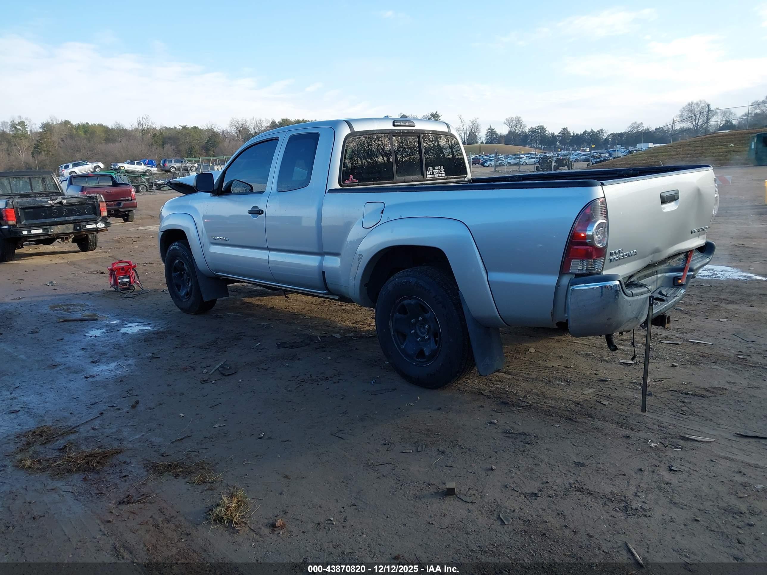 TOYOTA TACOMA image 3