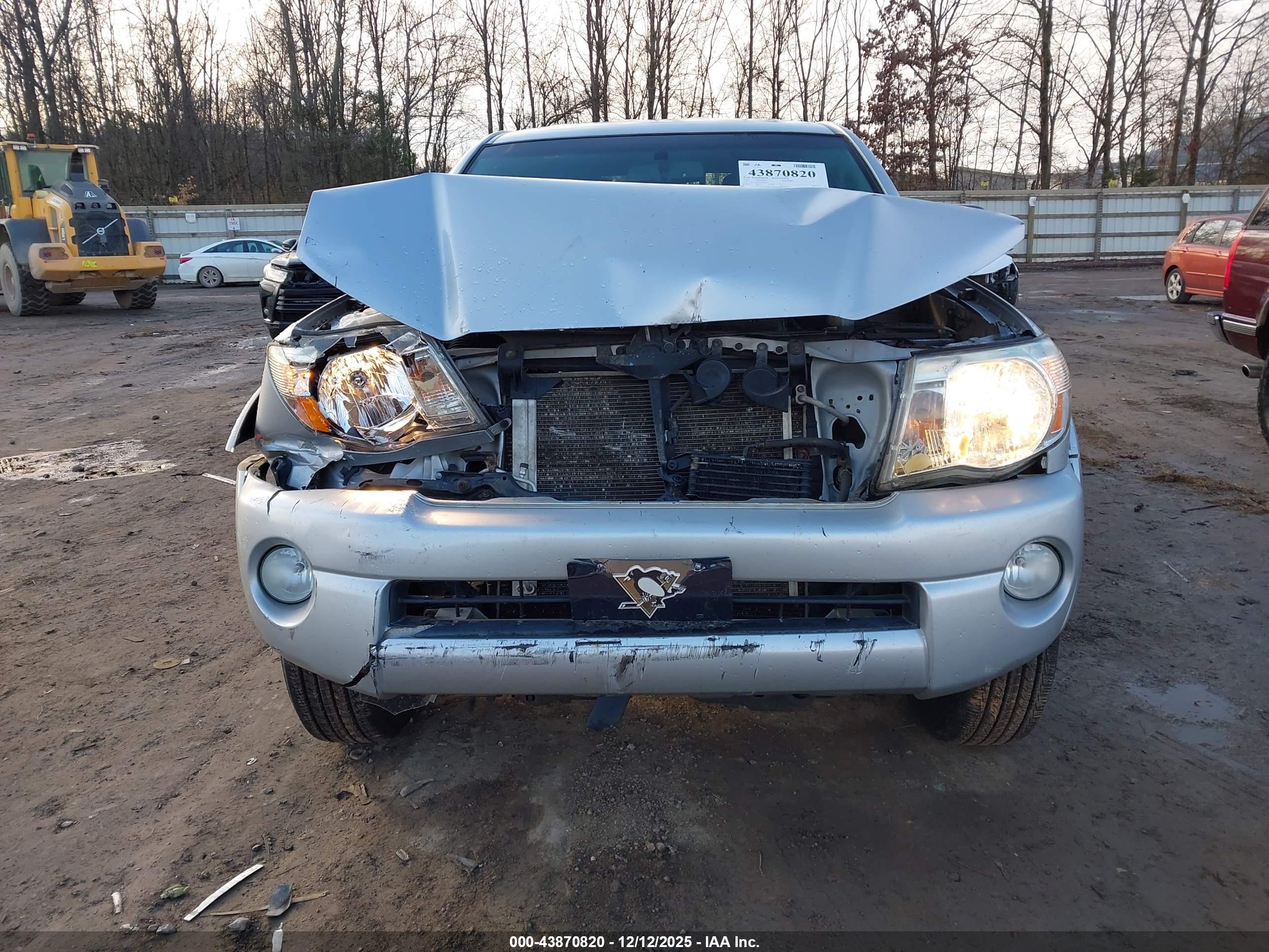 TOYOTA TACOMA image 6