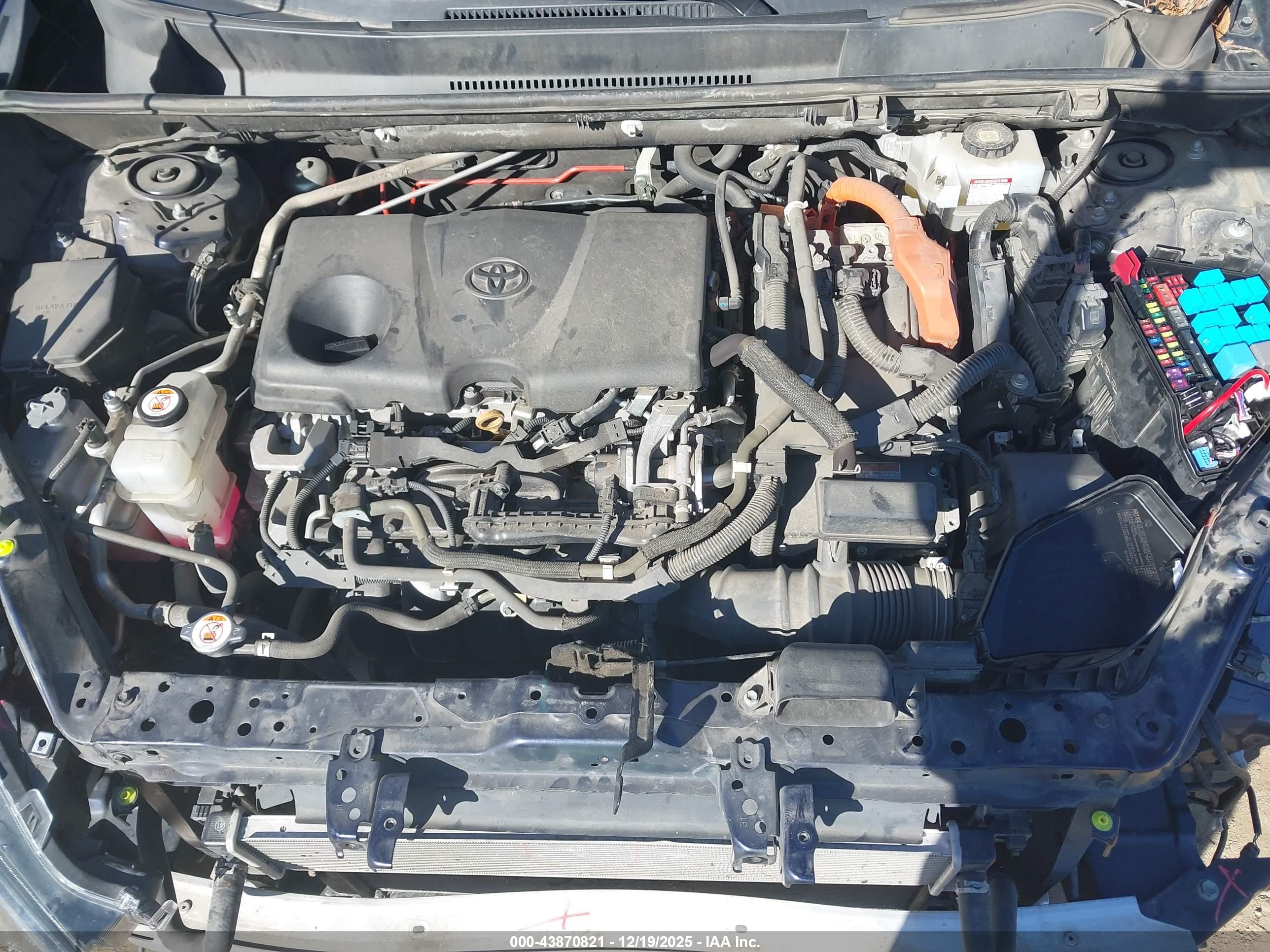 TOYOTA RAV4 image 10