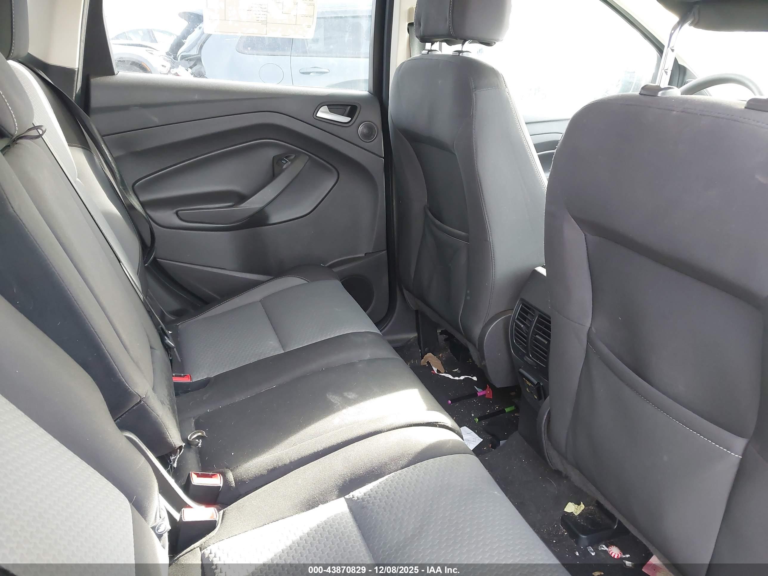 FORD ESCAPE image 8