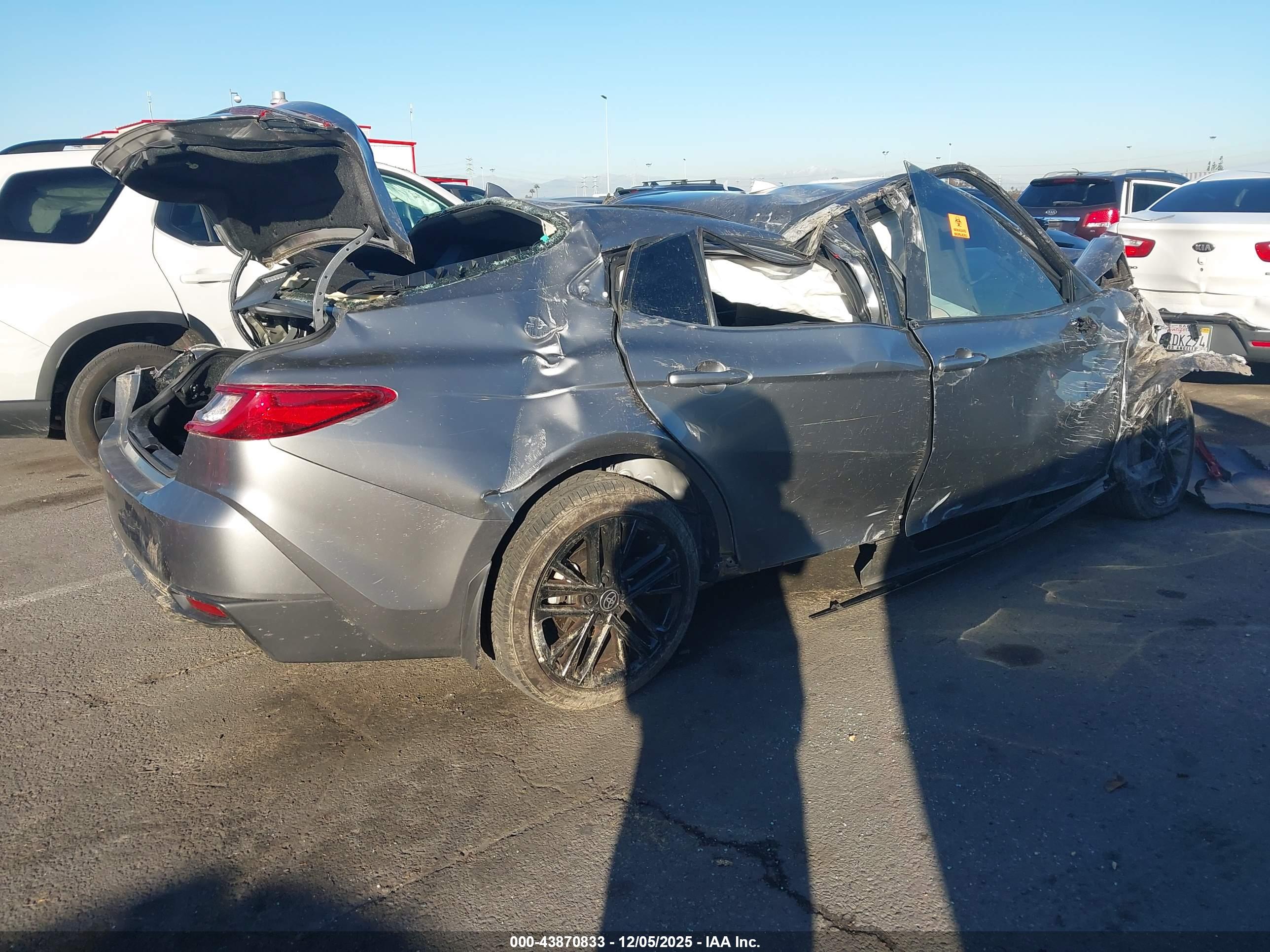 TOYOTA CAMRY image 4