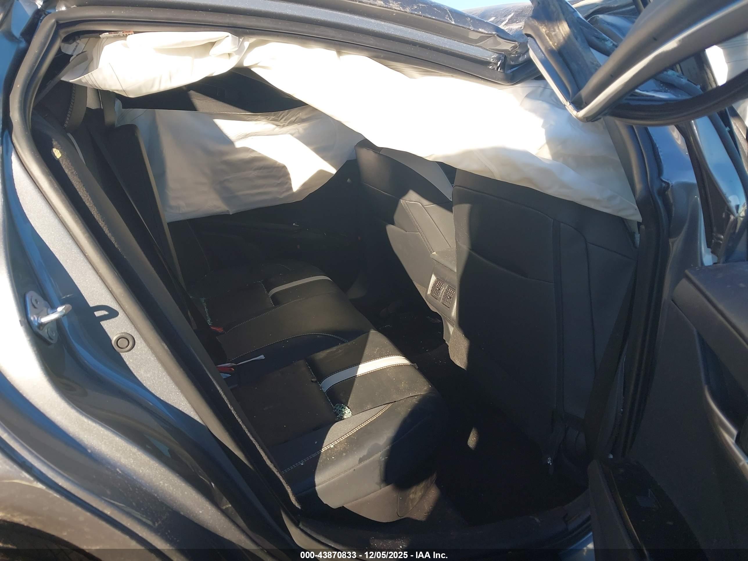 TOYOTA CAMRY image 8