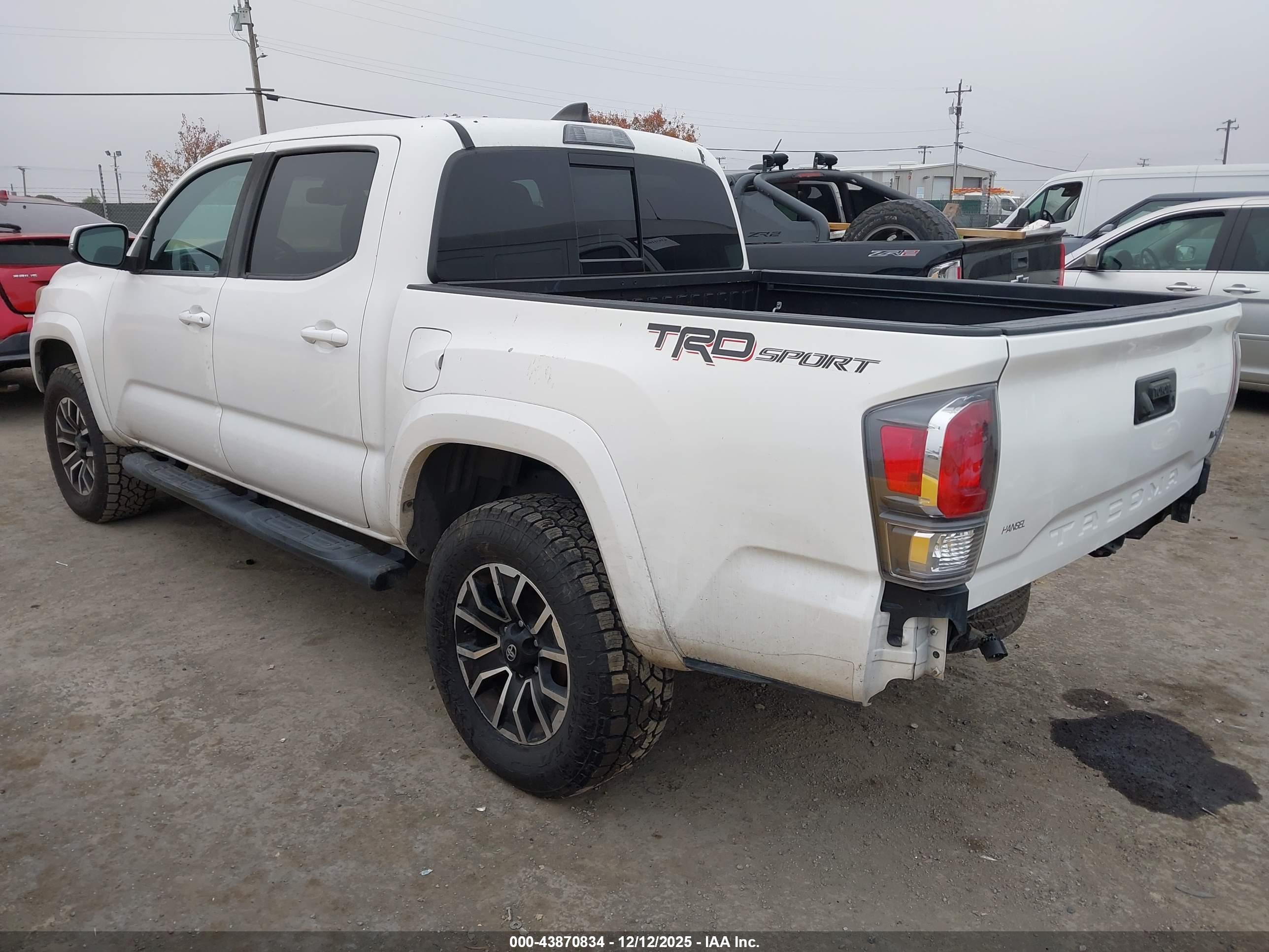 TOYOTA TACOMA image 3