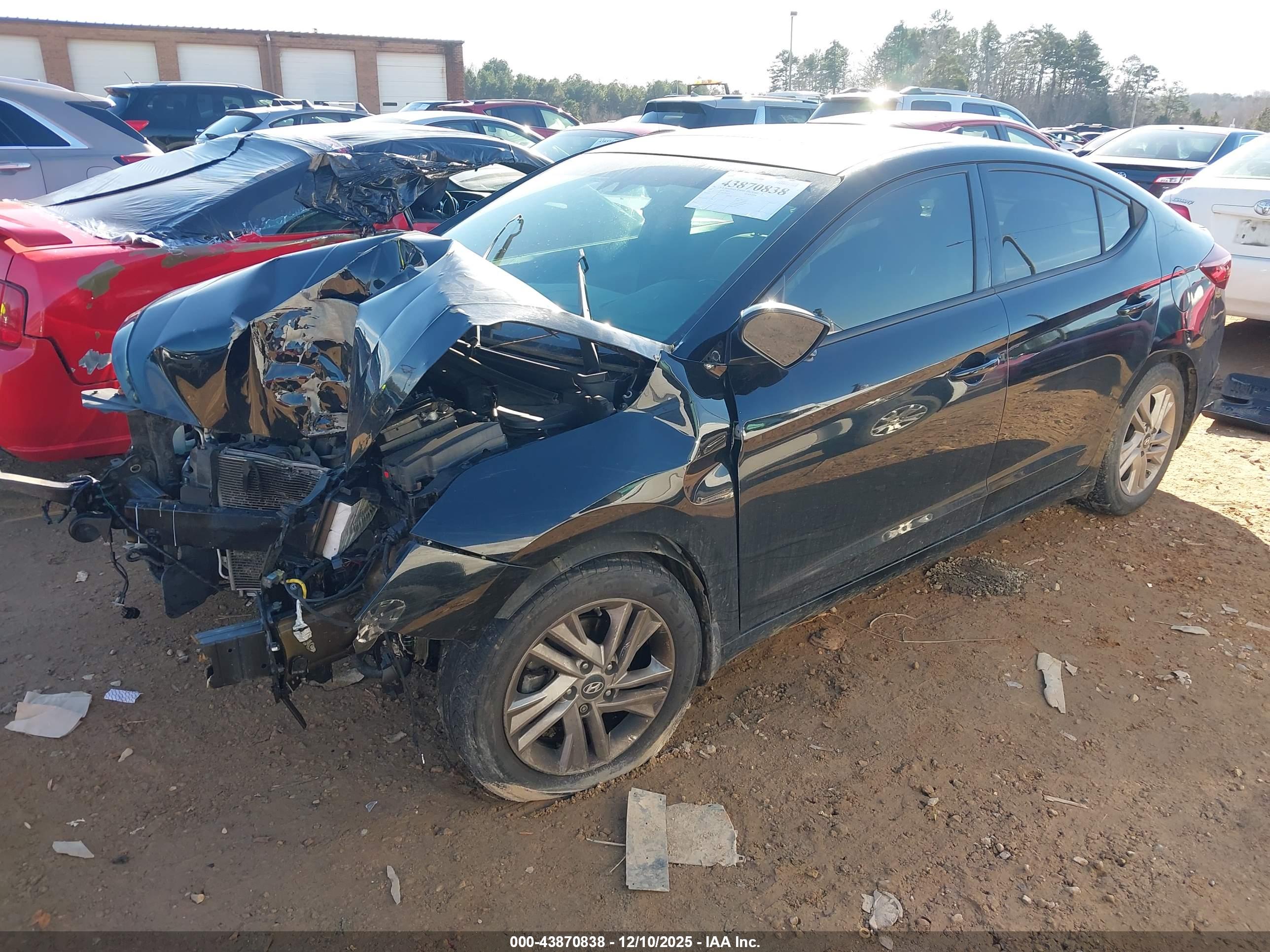 HYUNDAI ELANTRA image 2