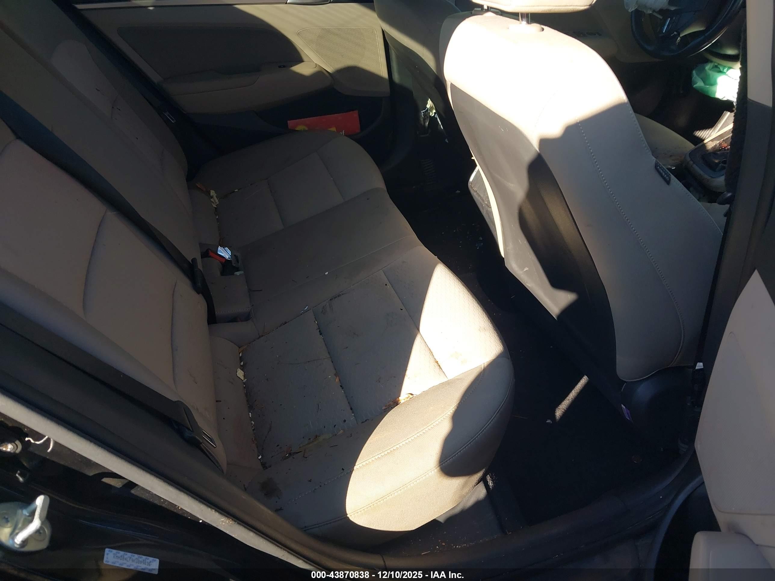 HYUNDAI ELANTRA image 8
