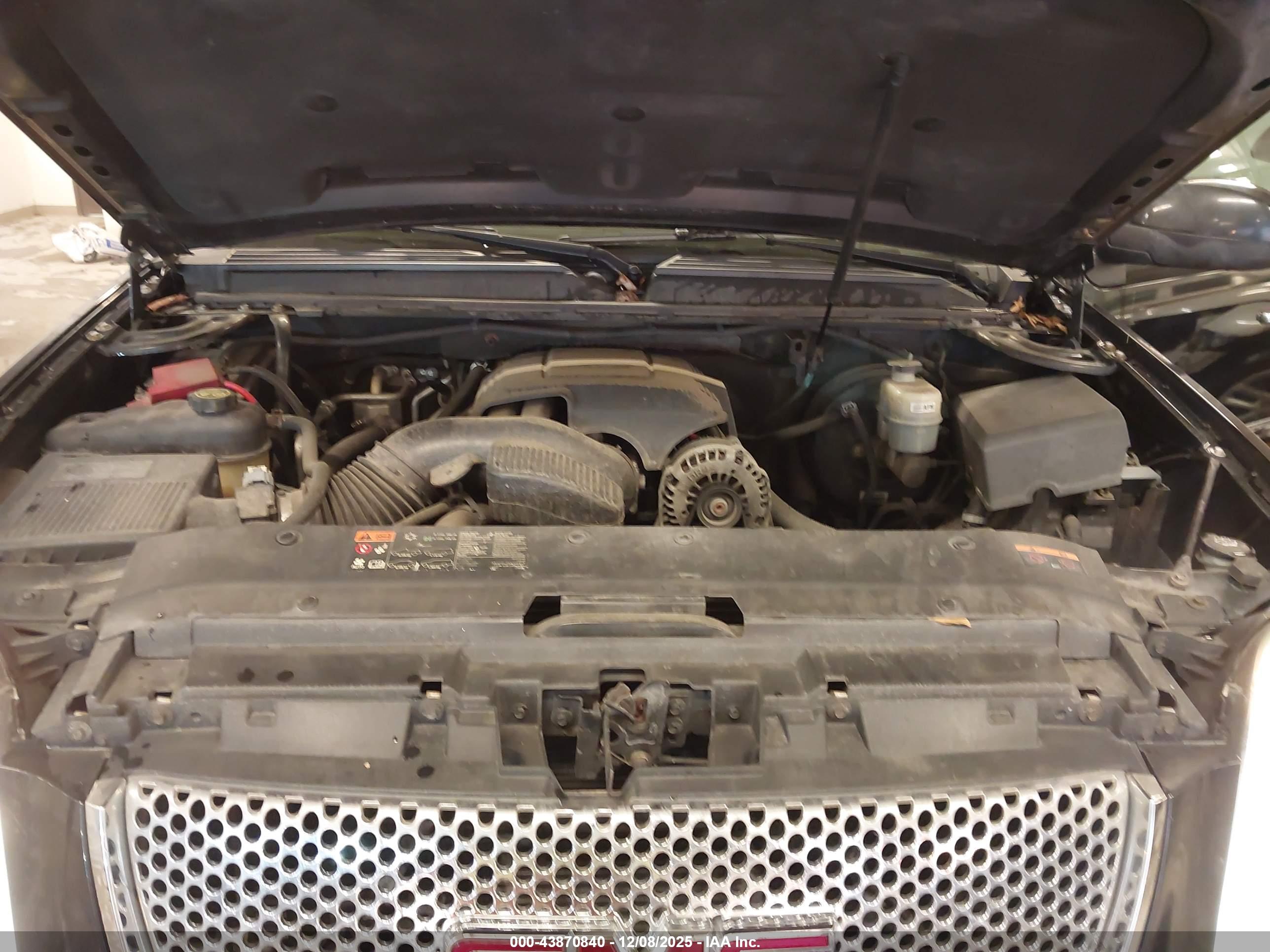 GMC YUKON image 10