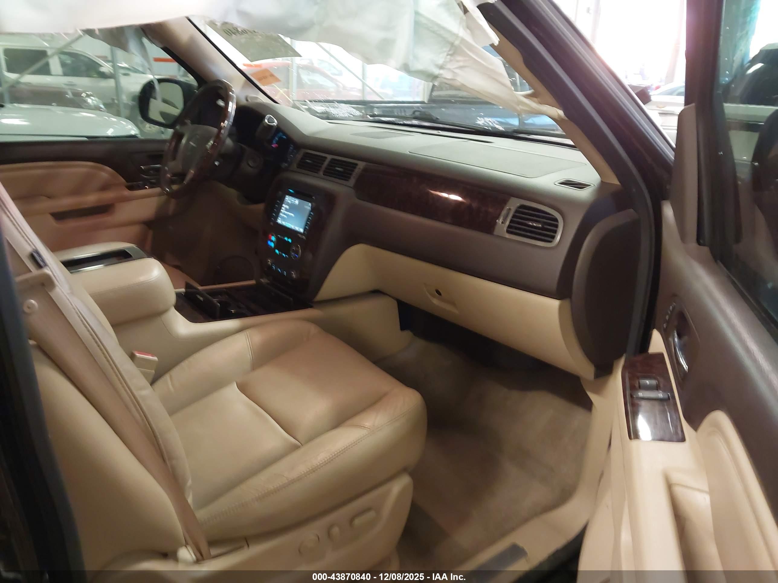 GMC YUKON image 5