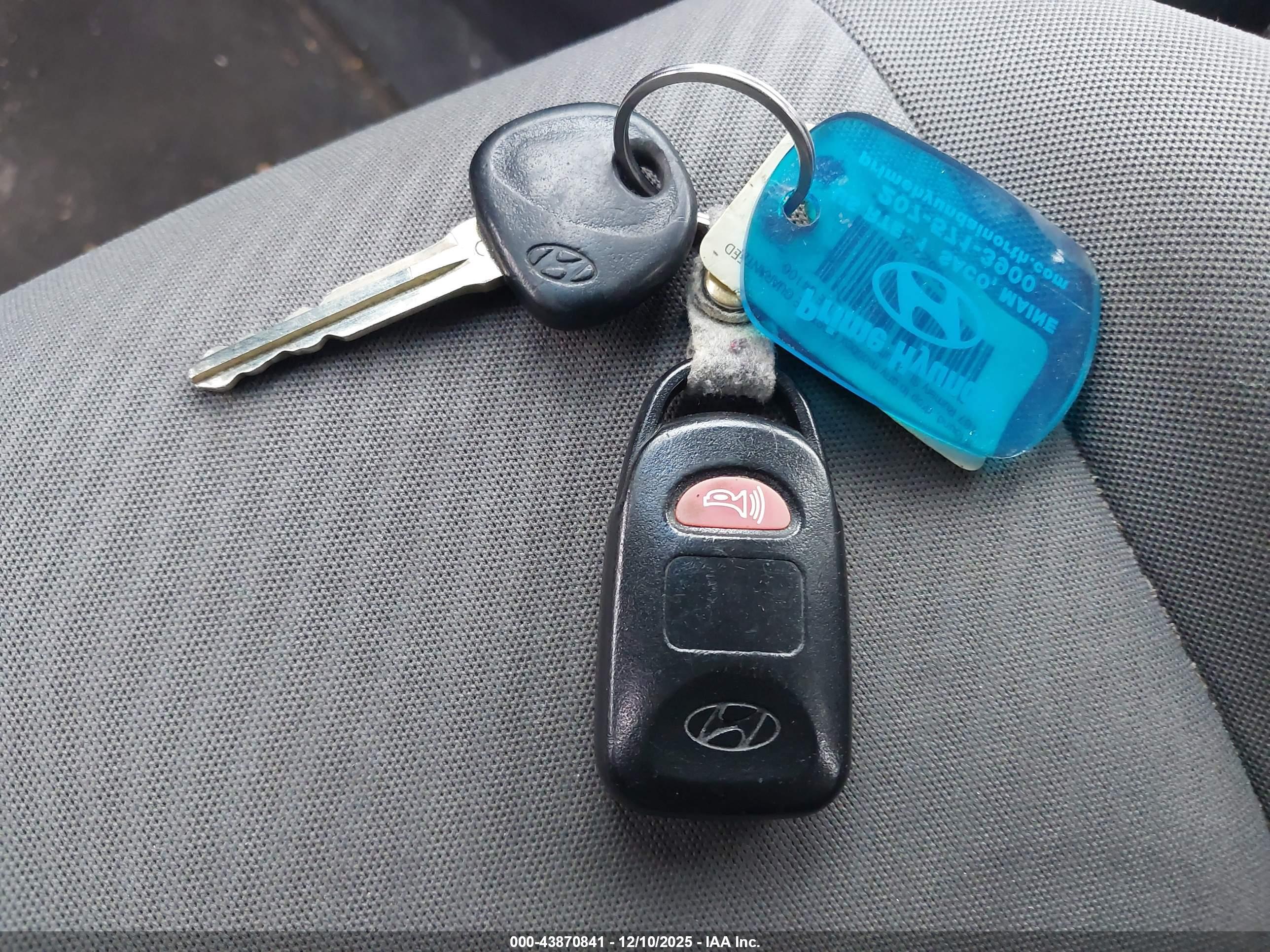 HYUNDAI ELANTRA image 11