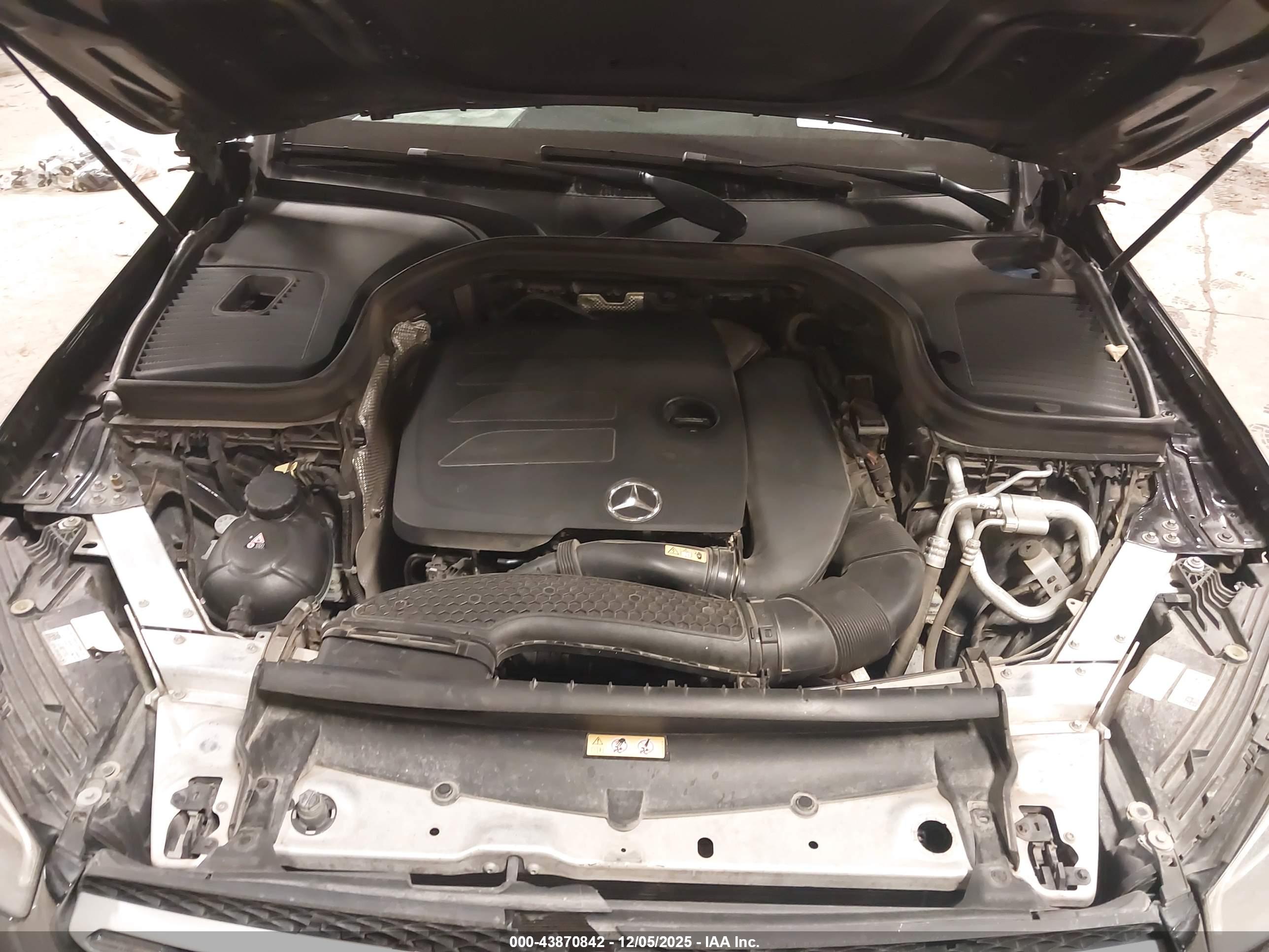 MERCEDES-BENZ GLC image 10