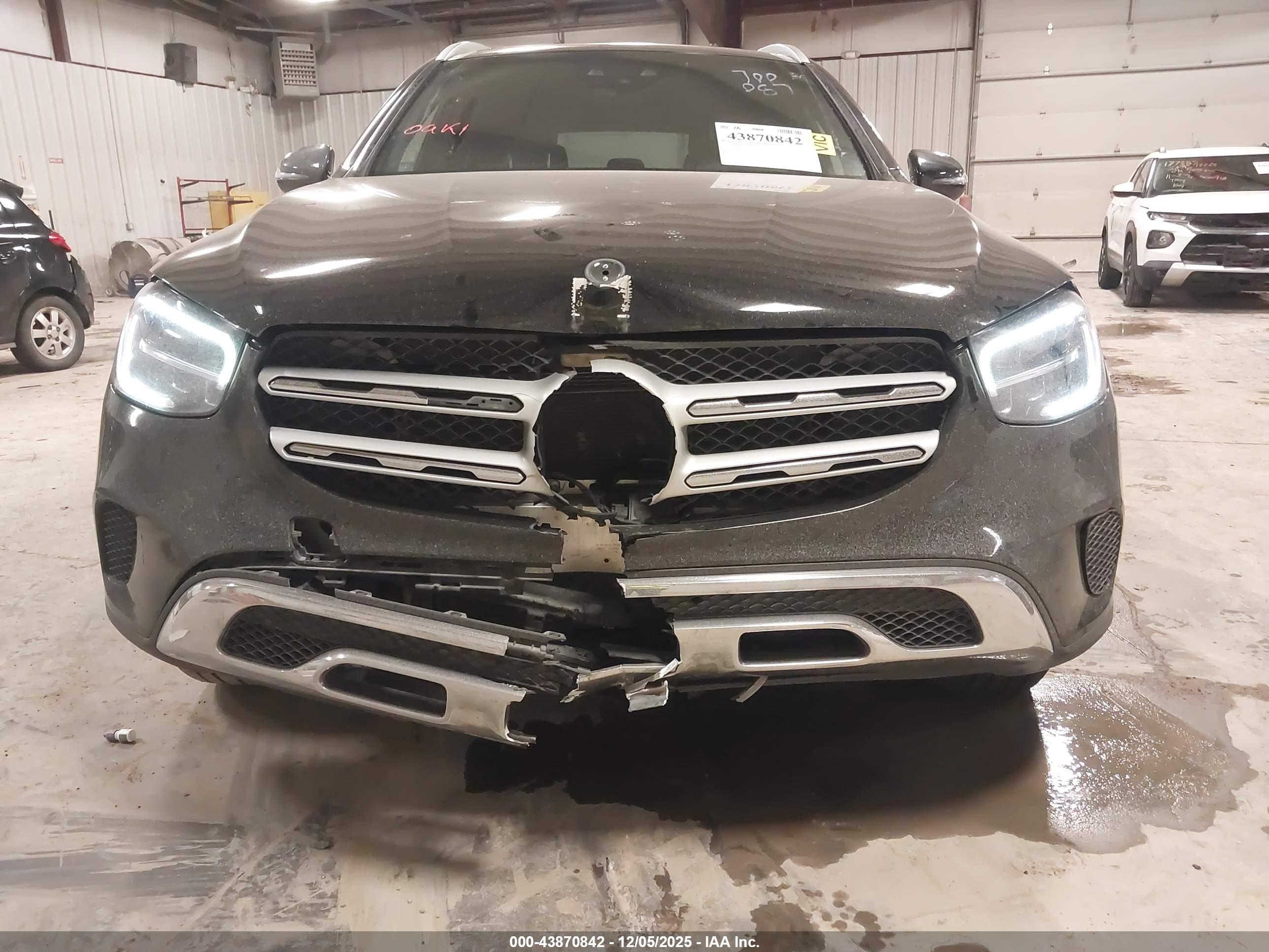 MERCEDES-BENZ GLC image 6