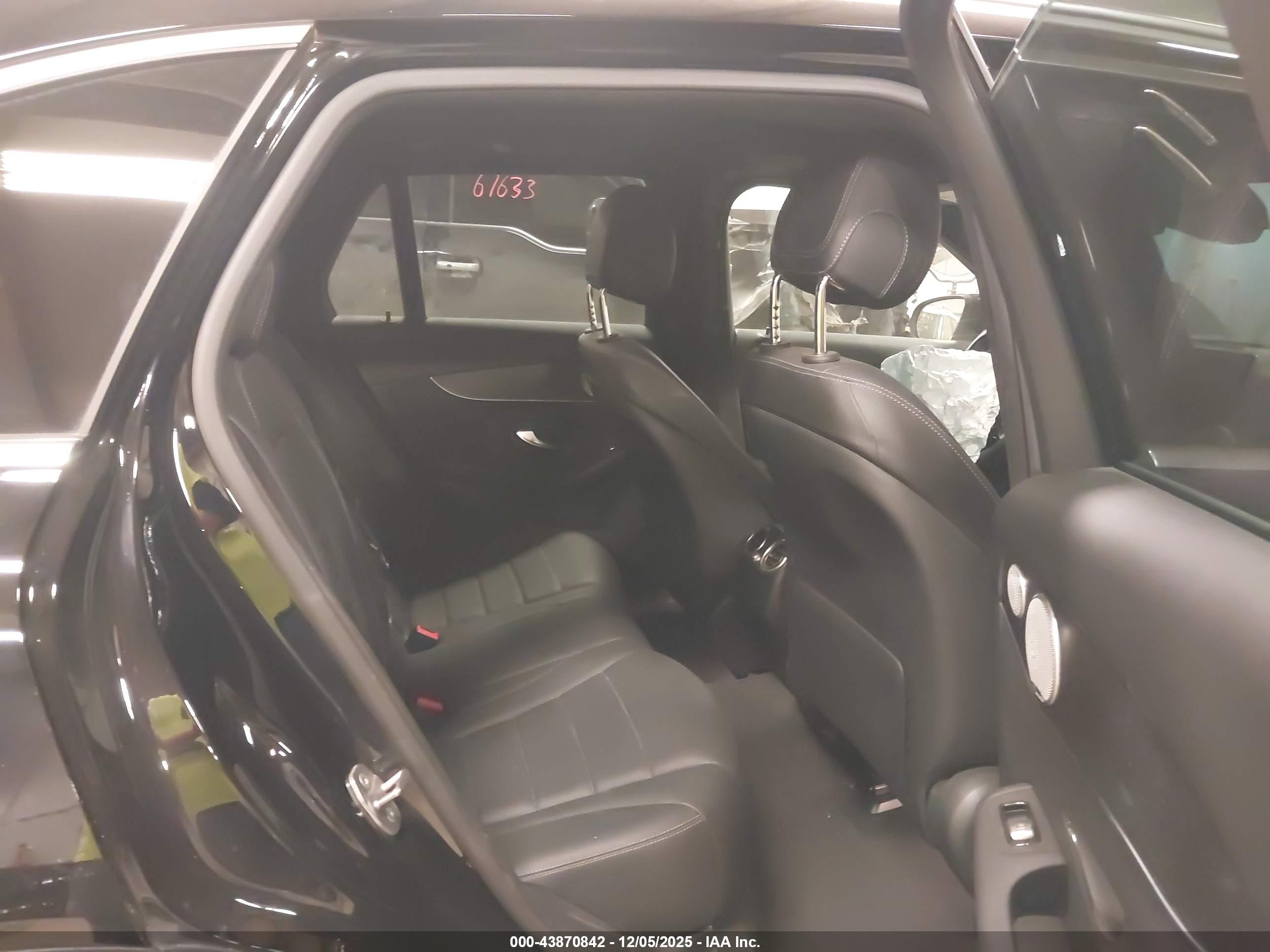 MERCEDES-BENZ GLC image 8