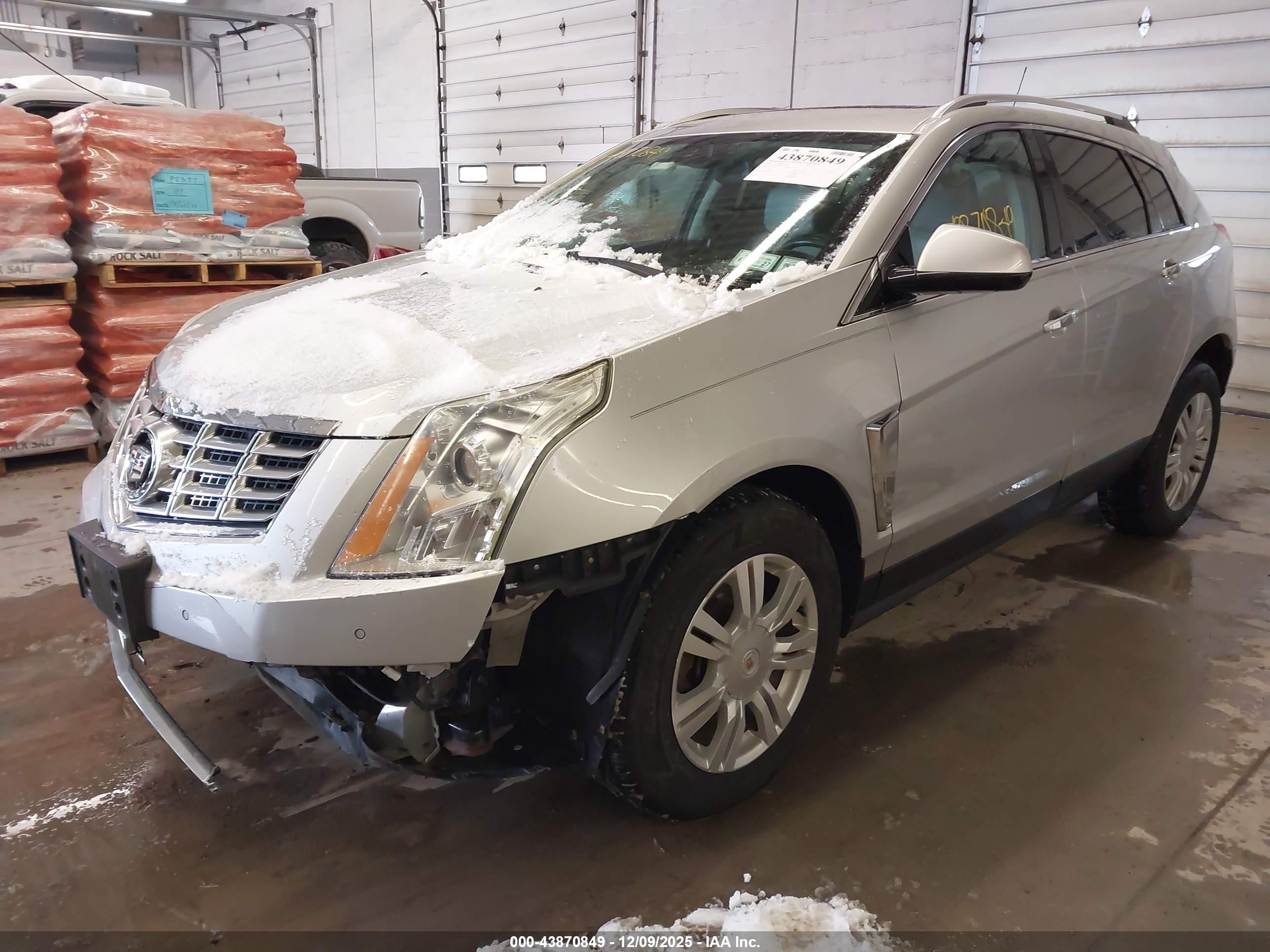 CADILLAC SRX image 2