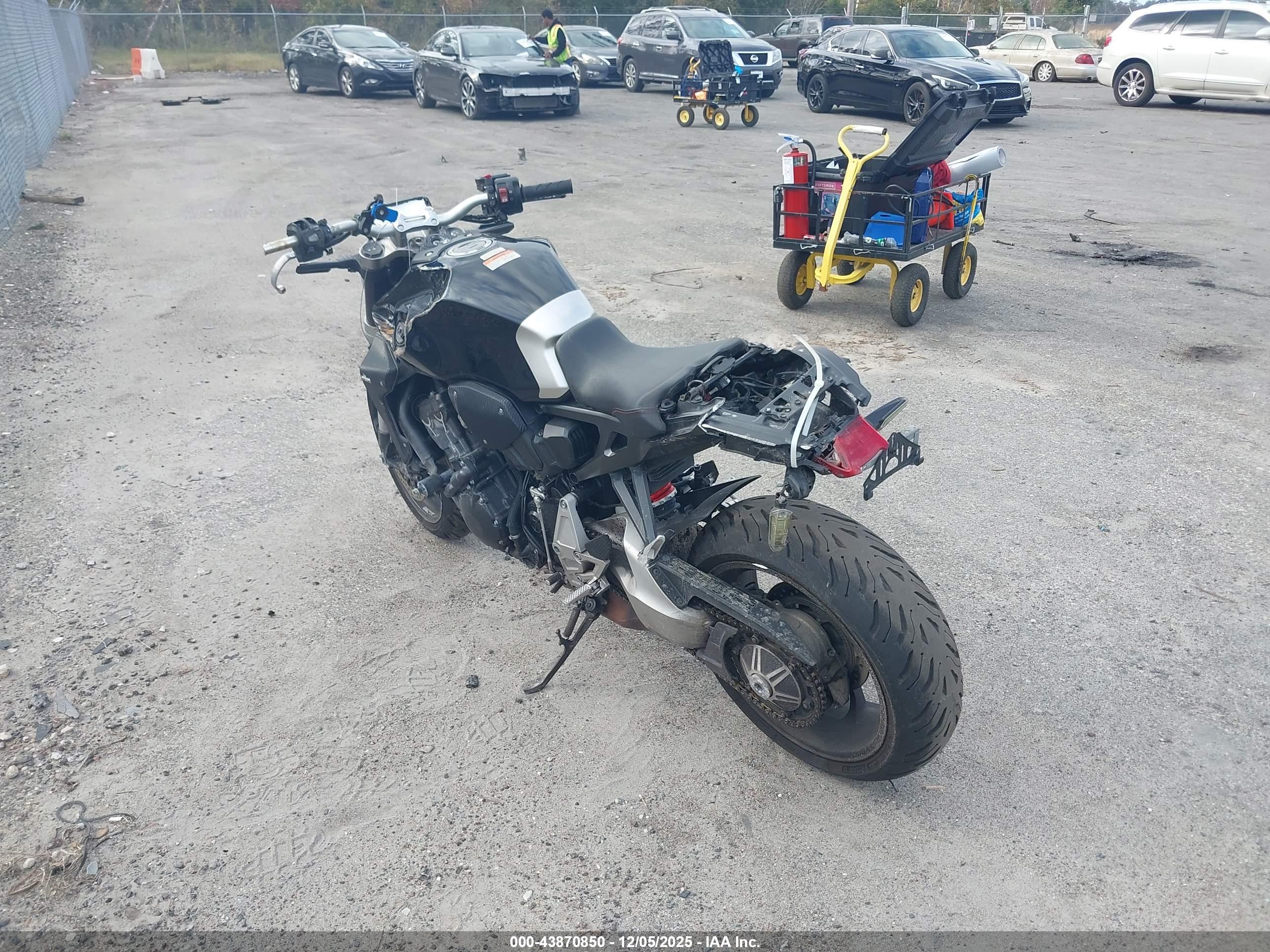 HONDA CB1000 image 3