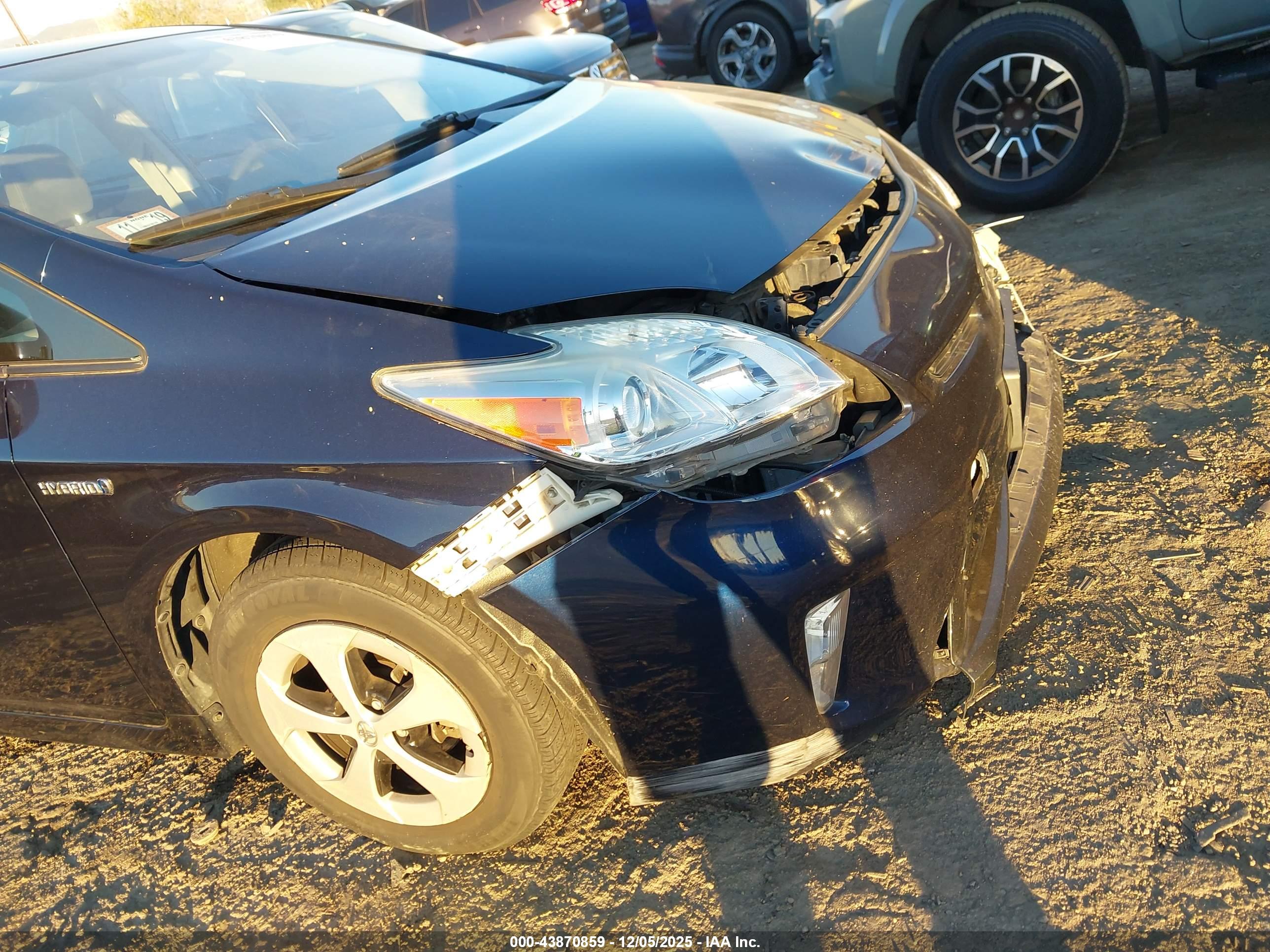 TOYOTA PRIUS image 6