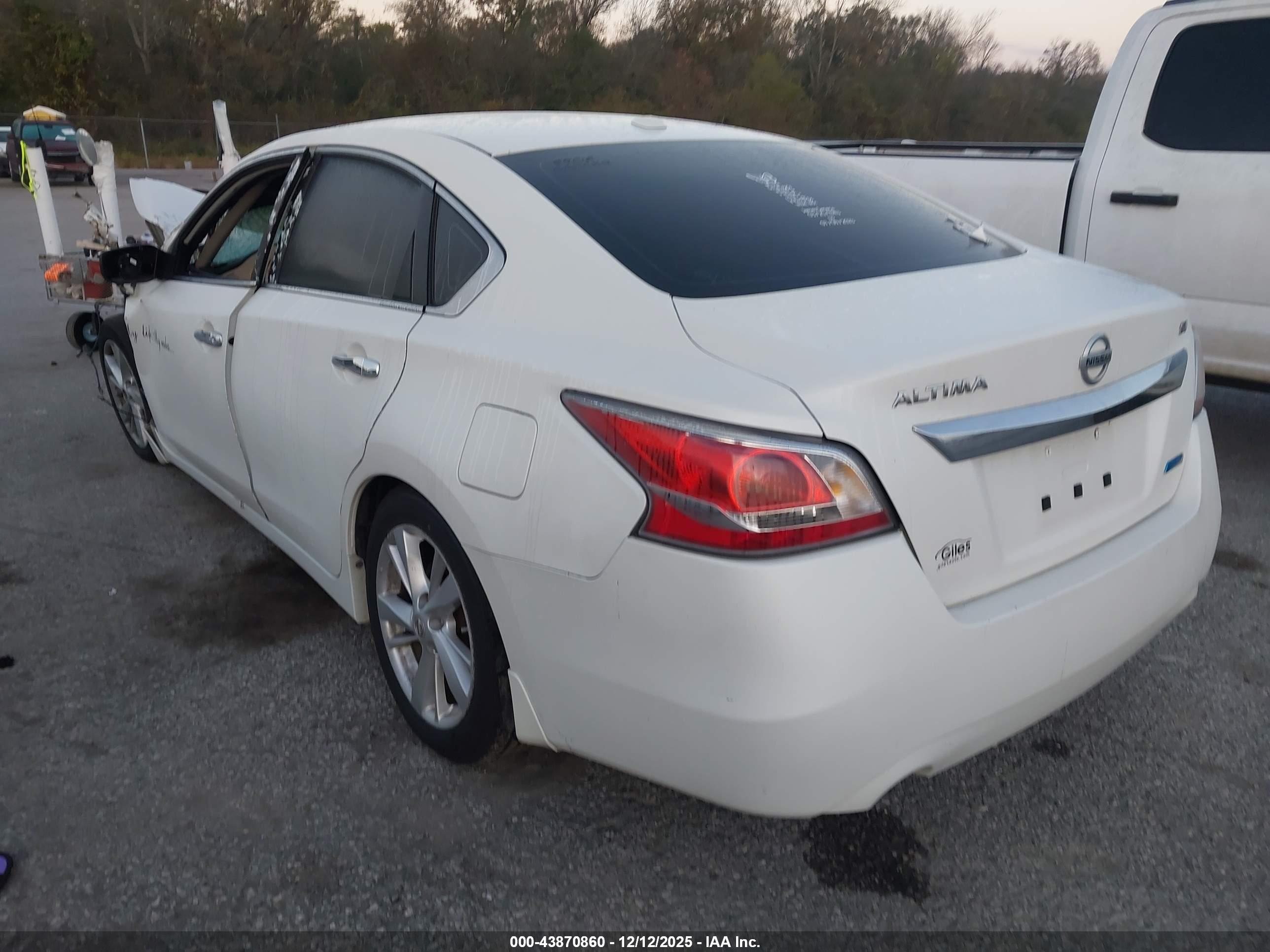 NISSAN ALTIMA image 3