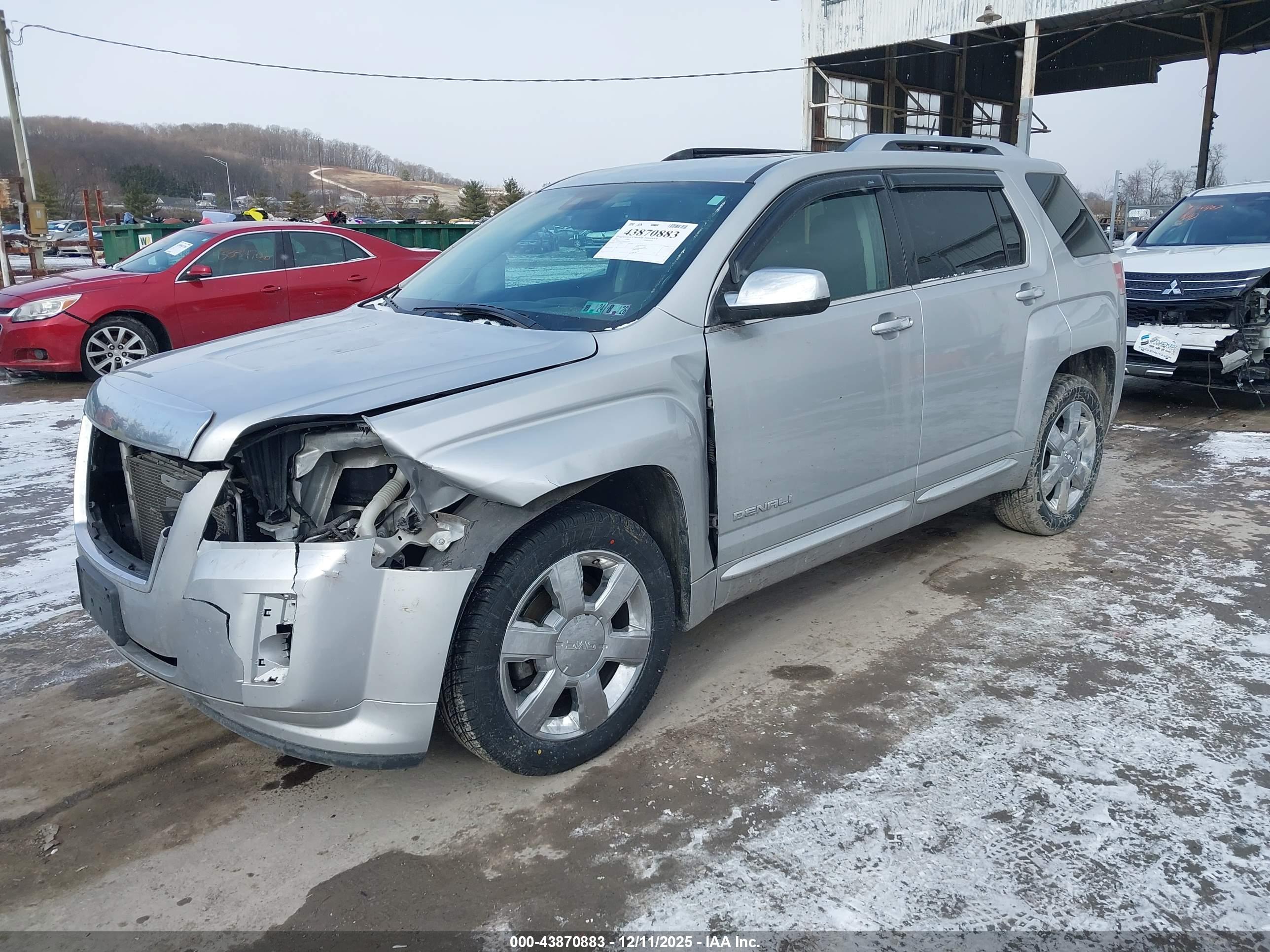 GMC TERRAIN image 2