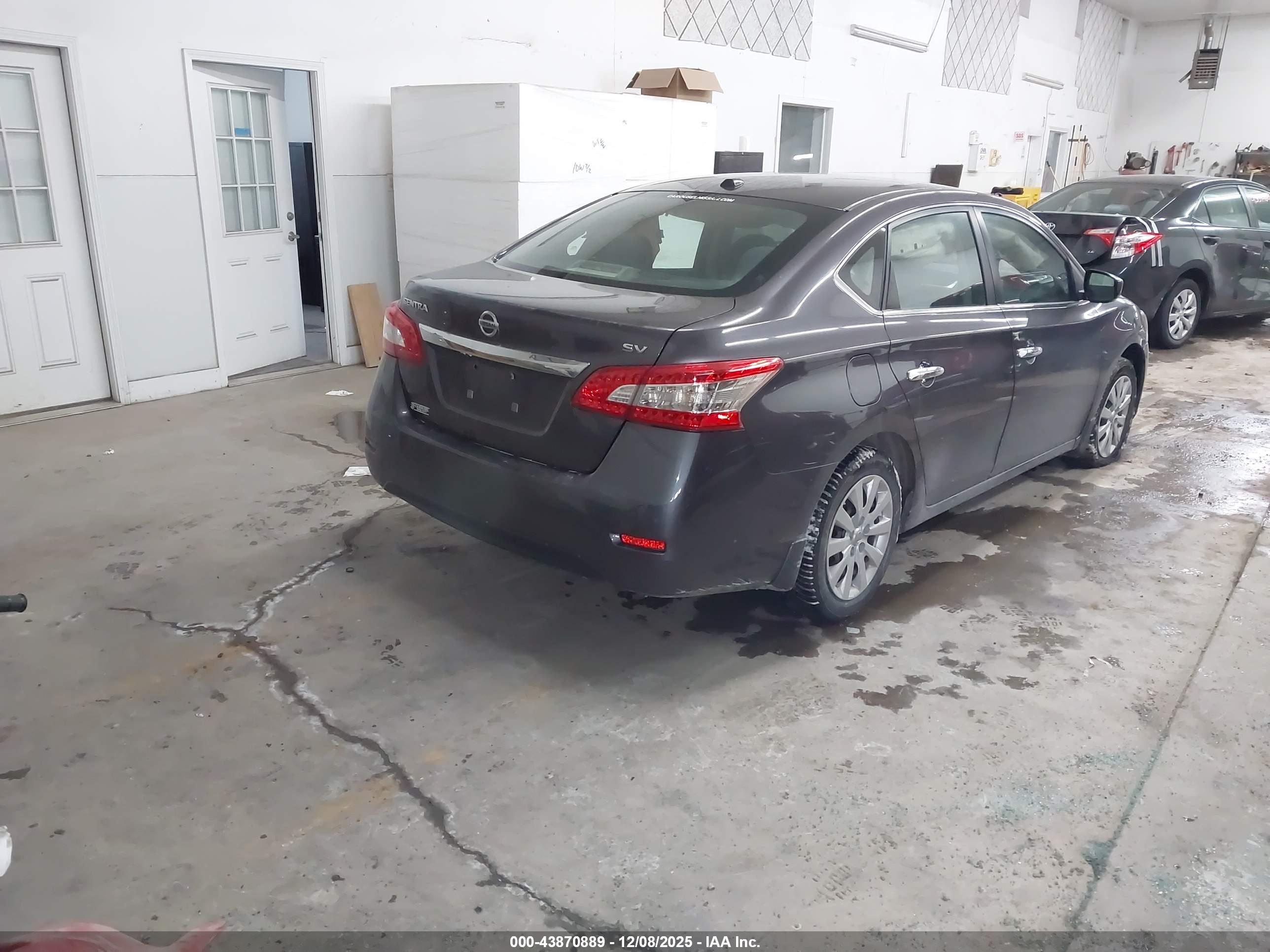 NISSAN SENTRA image 4
