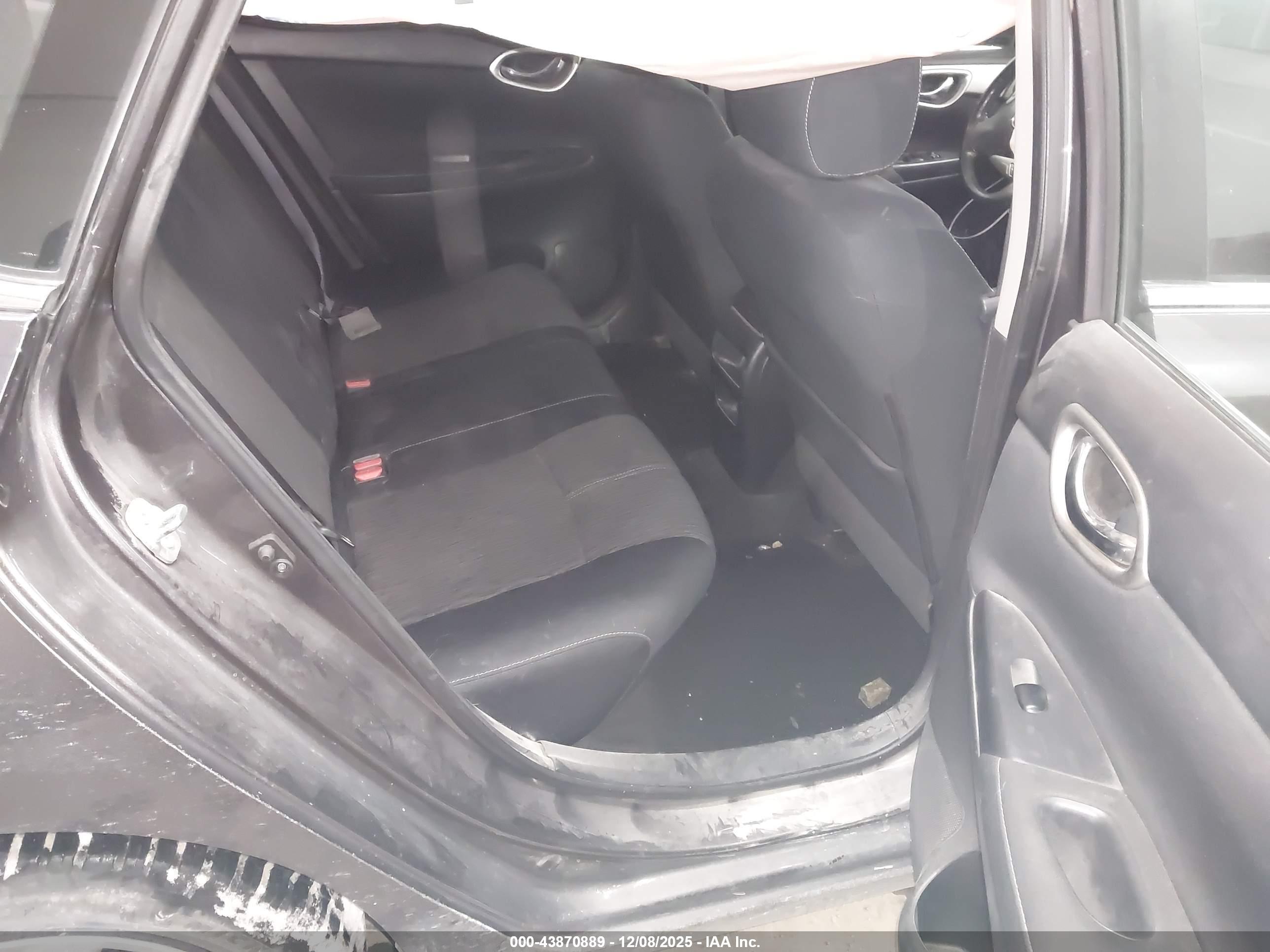 NISSAN SENTRA image 8
