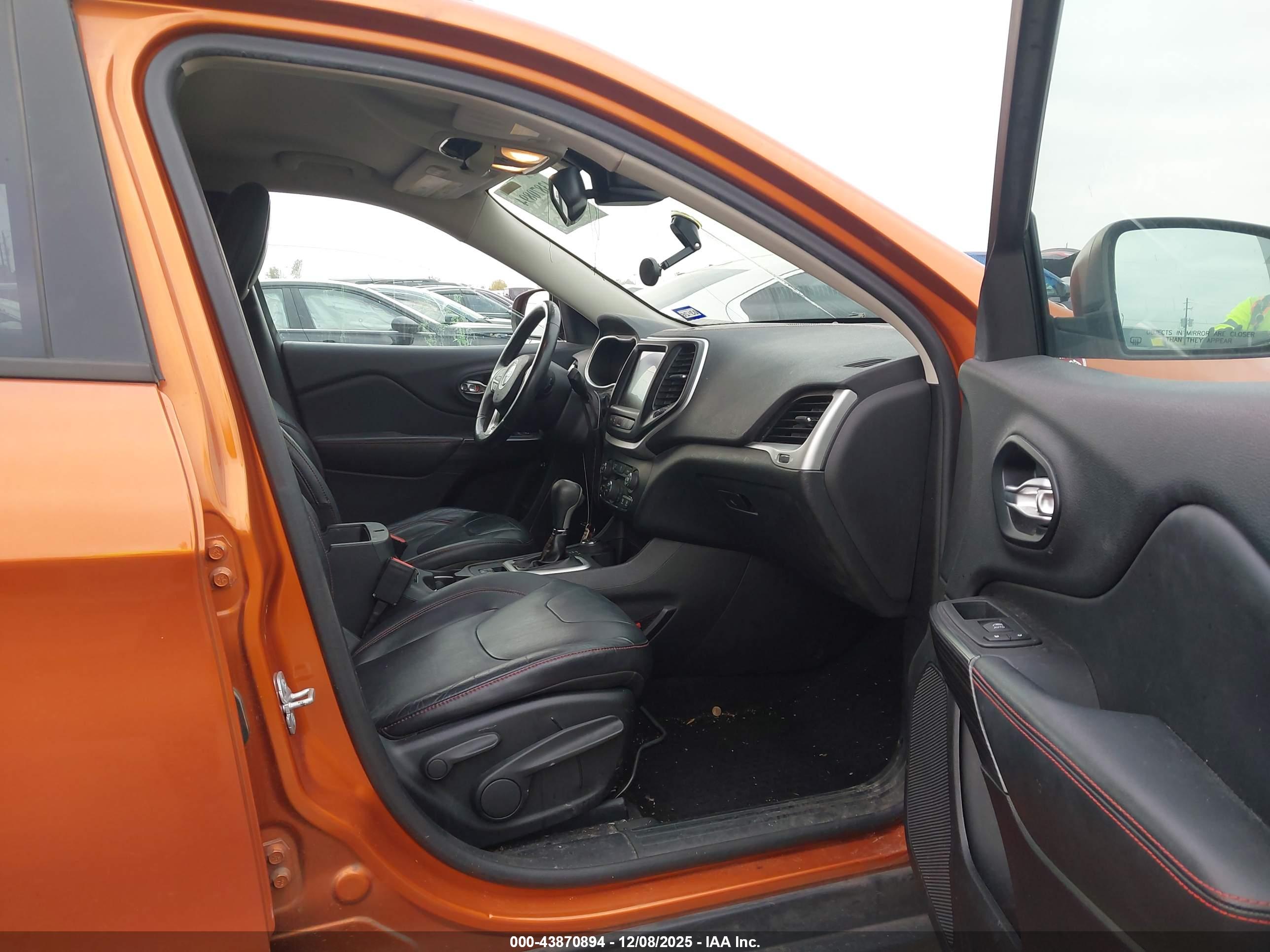JEEP CHEROKEE image 5