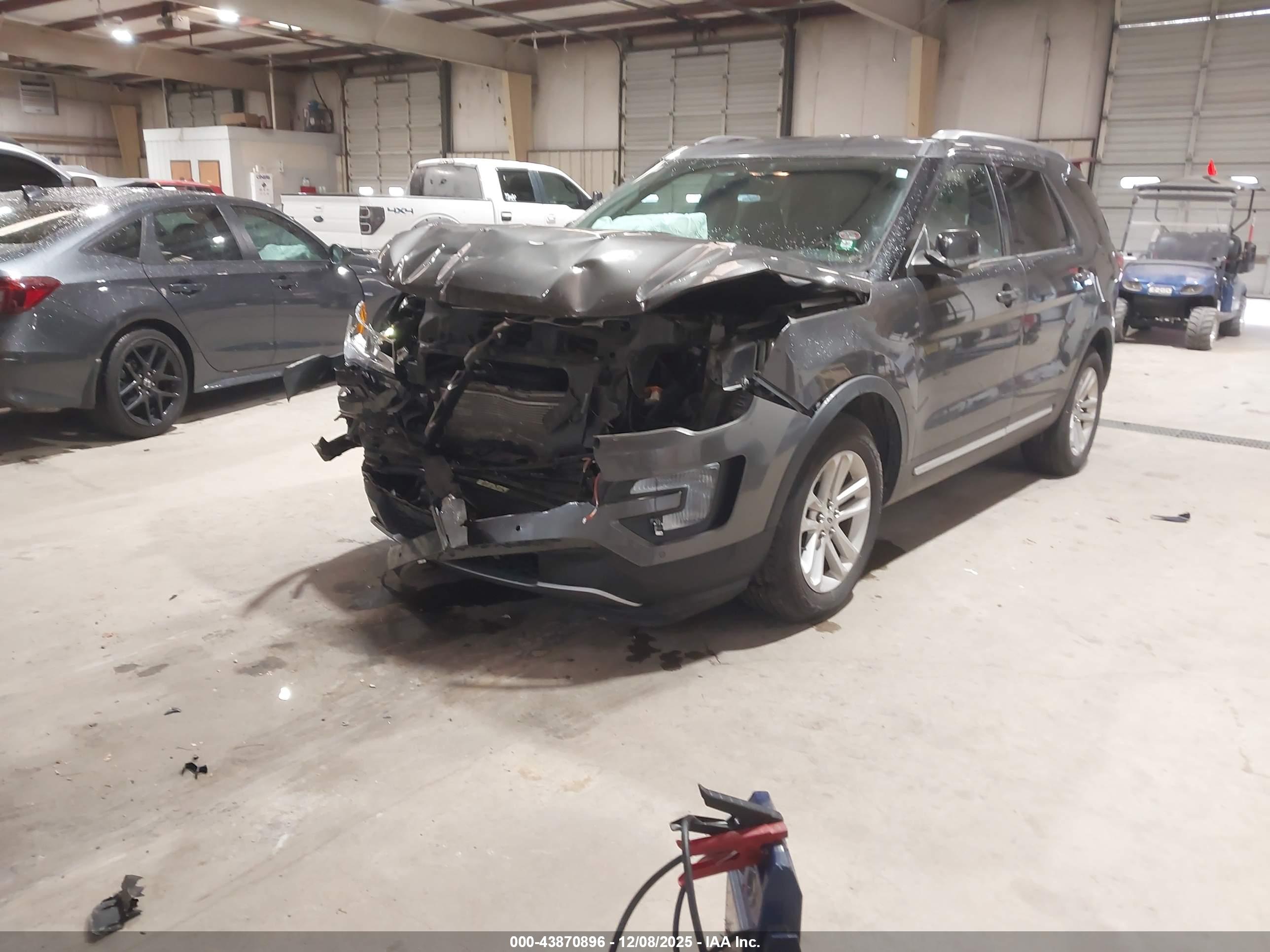 FORD EXPLORER image 2