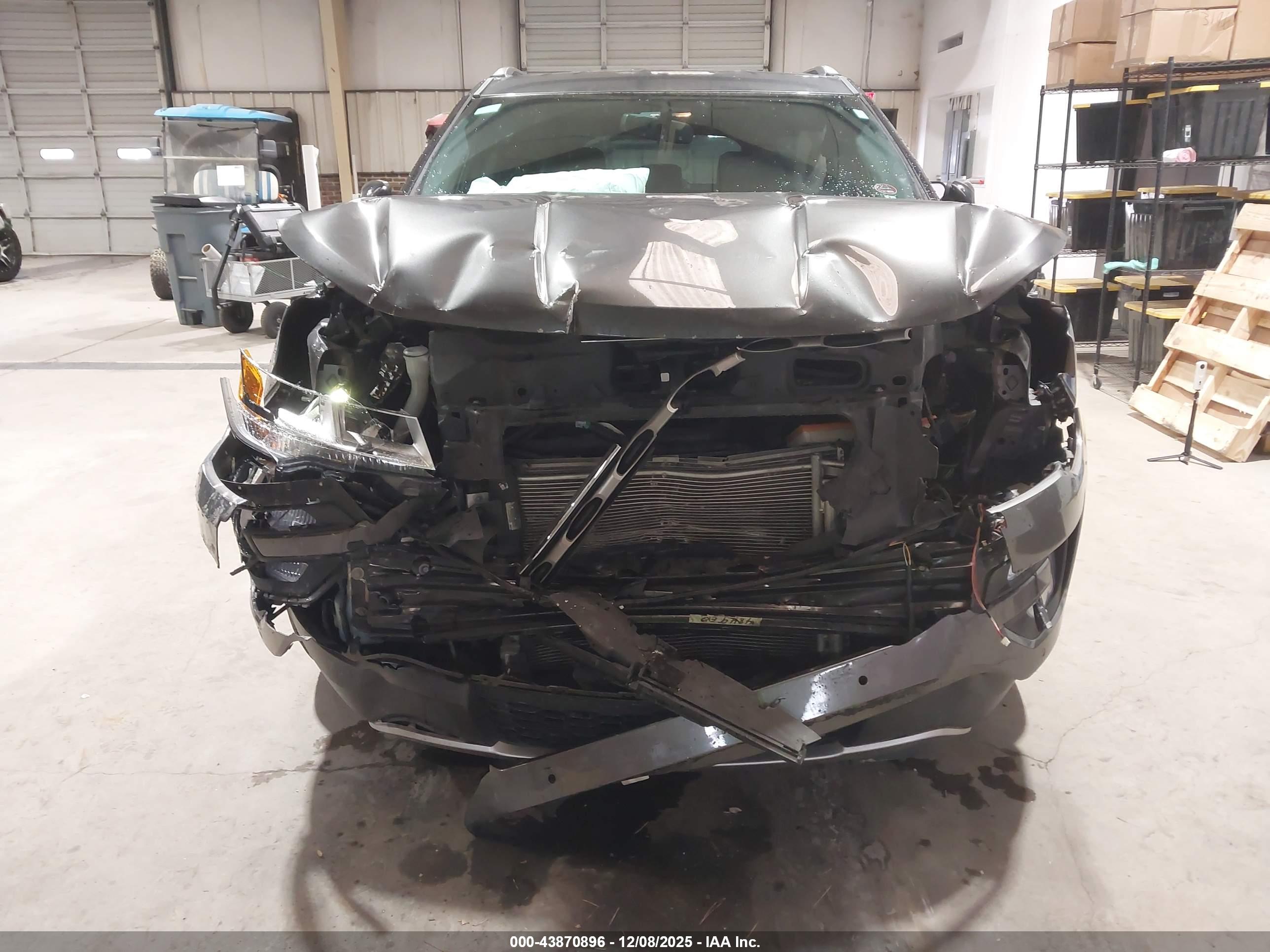 FORD EXPLORER image 6