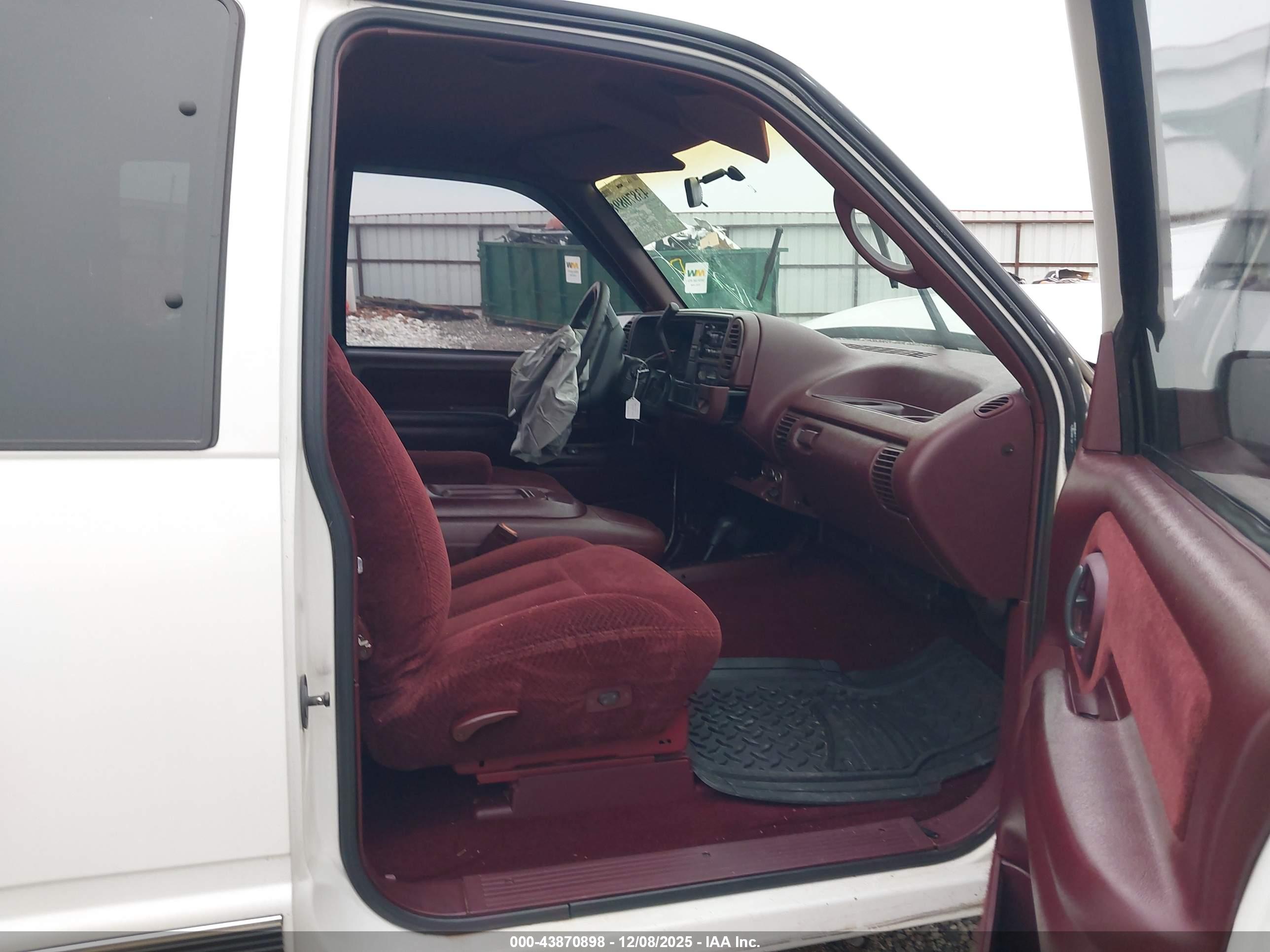 GMC SIERRA image 5