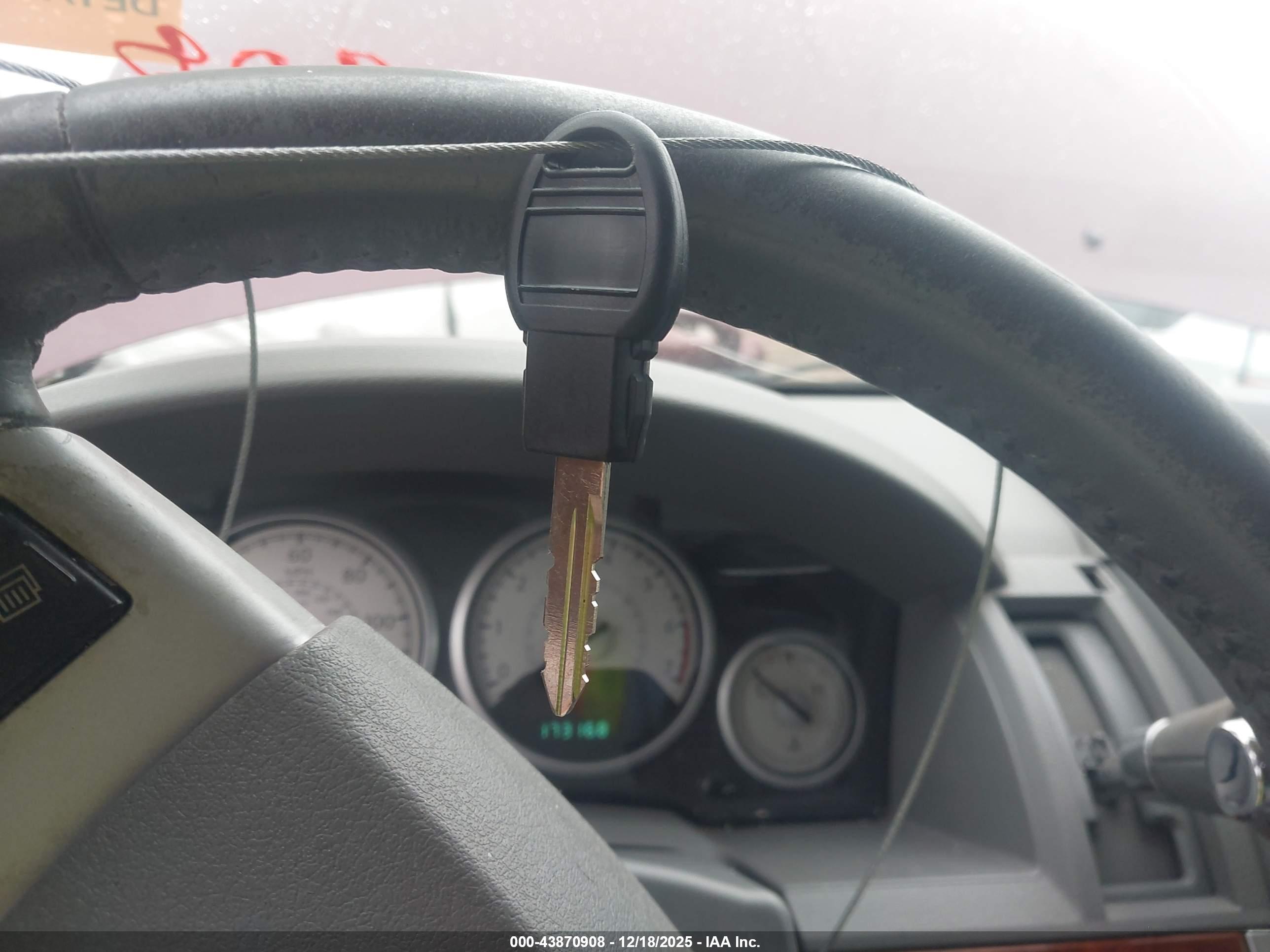 CHRYSLER TOWN image 11