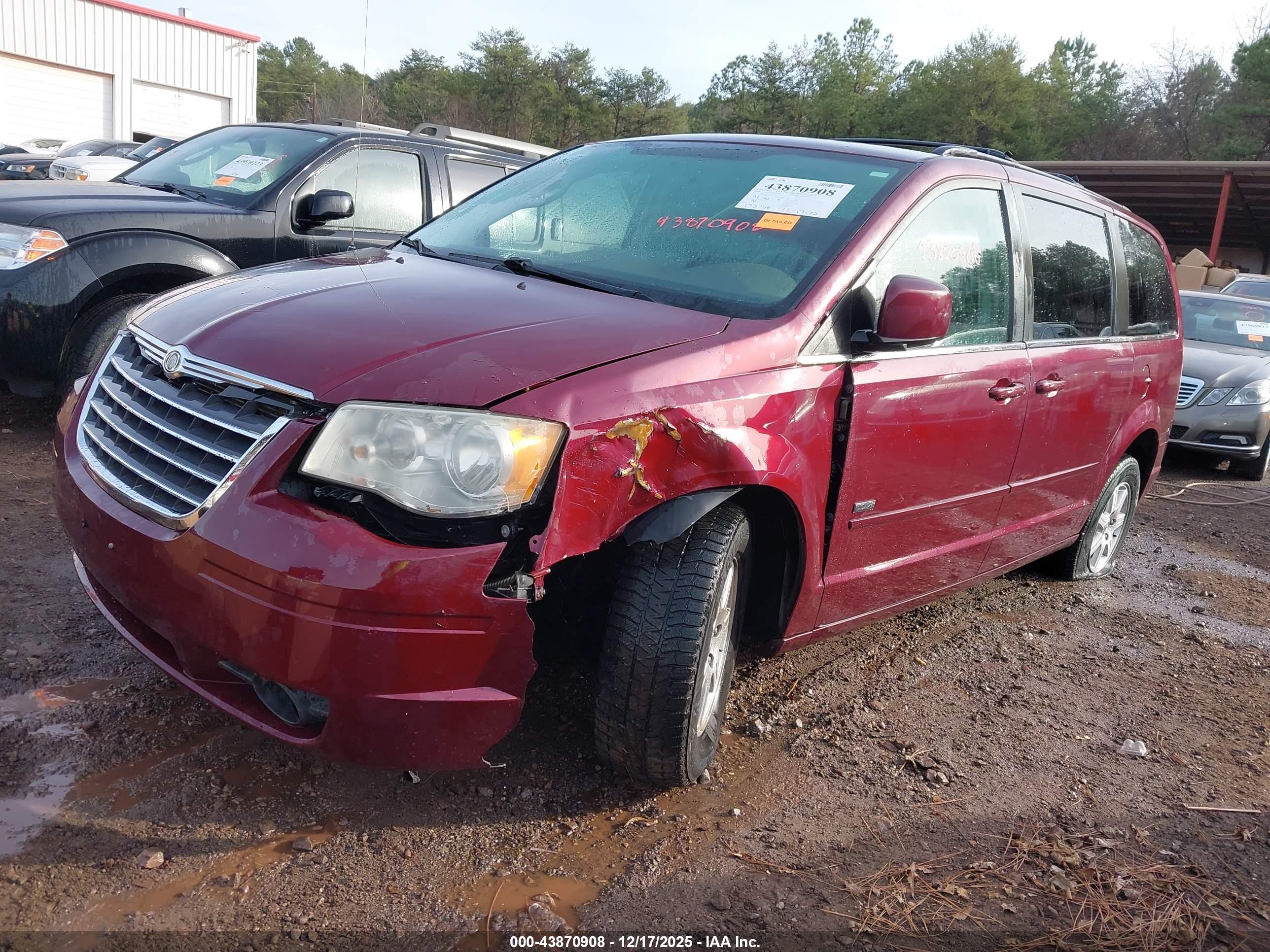 CHRYSLER TOWN image 2