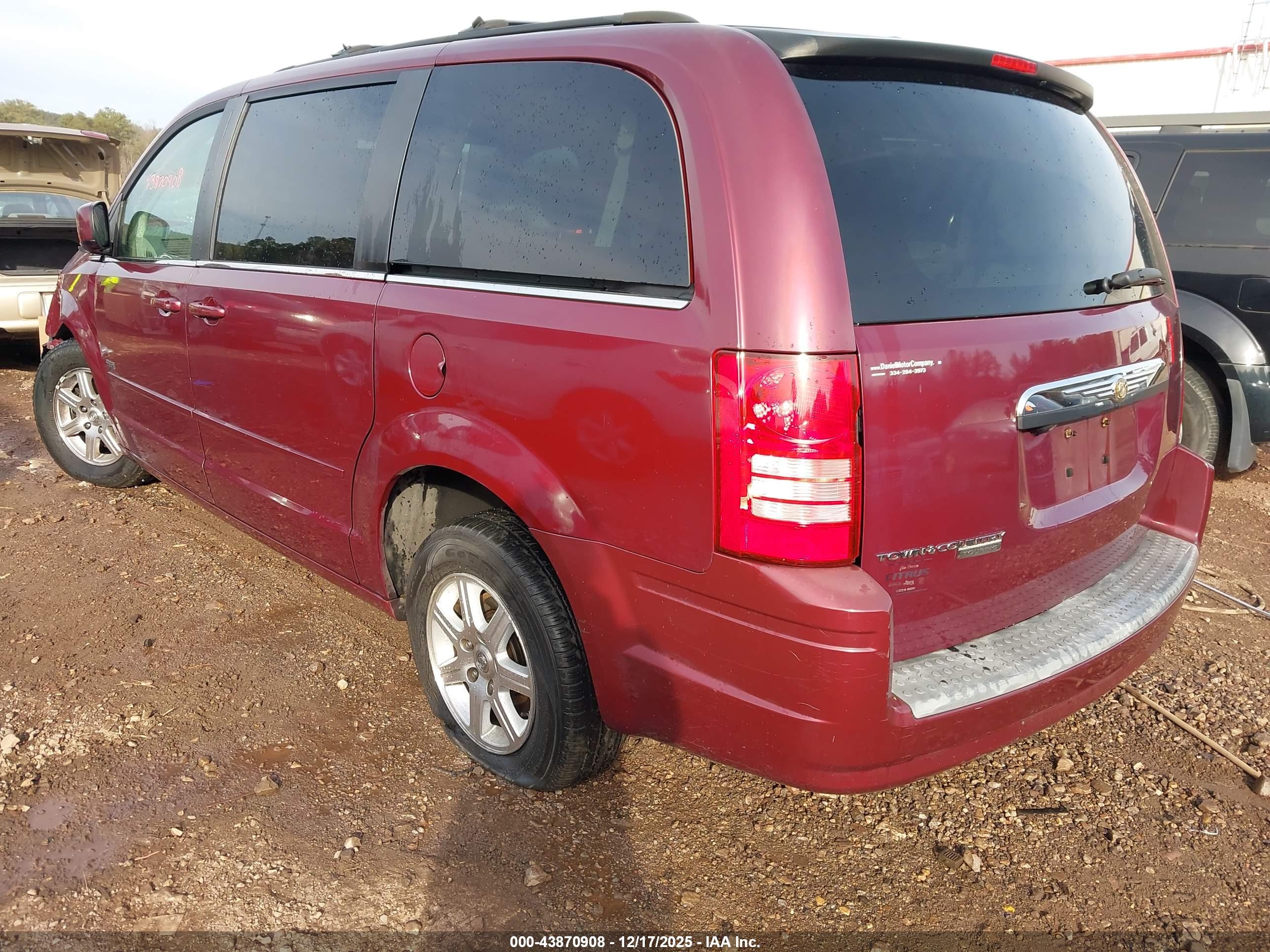 CHRYSLER TOWN image 3