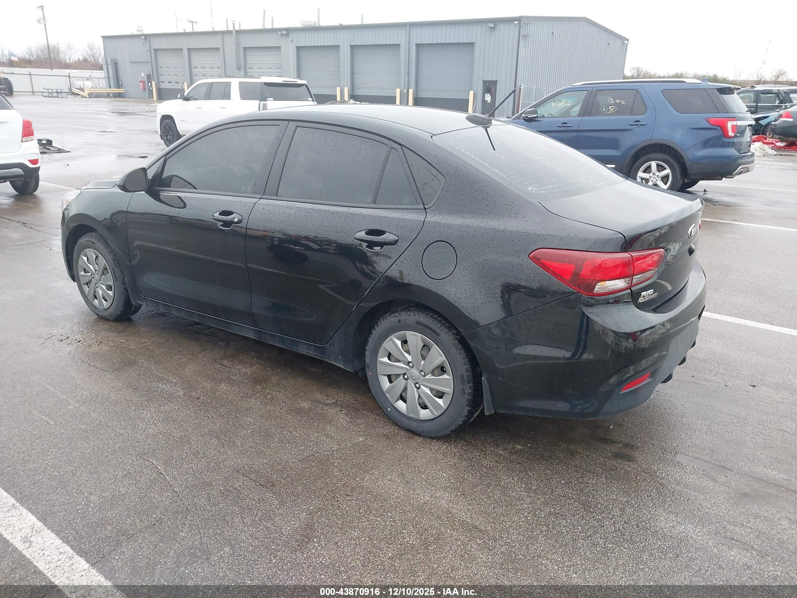 KIA RIO image 3