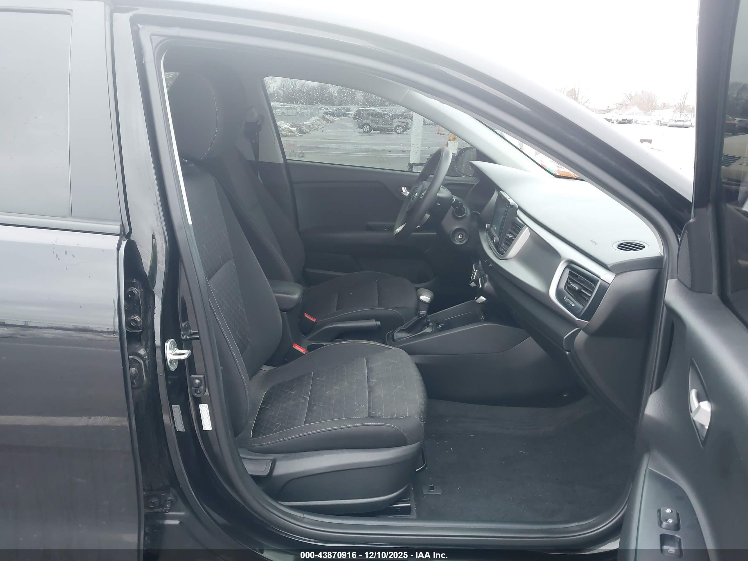 KIA RIO image 5