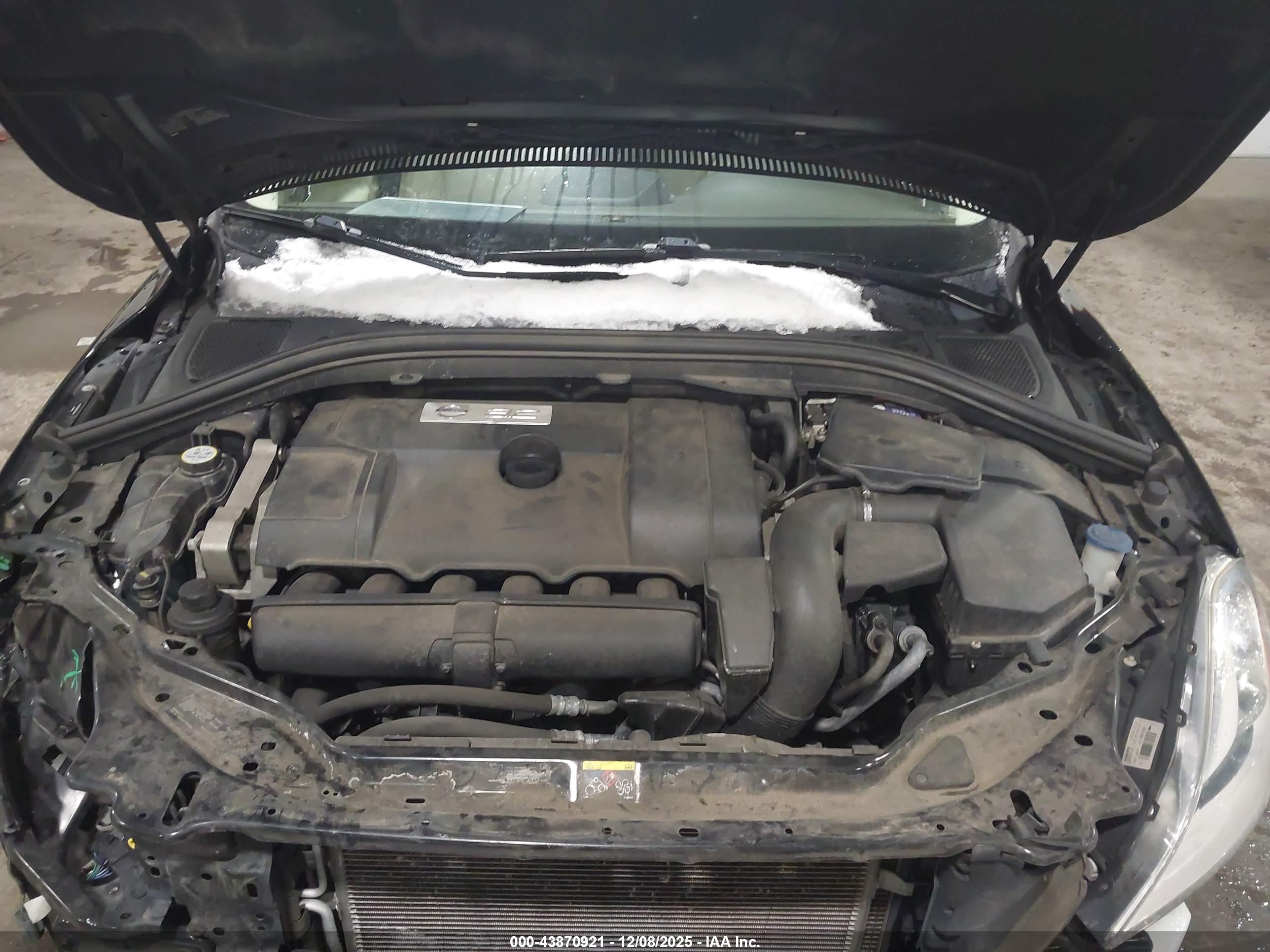 VOLVO XC60 image 10