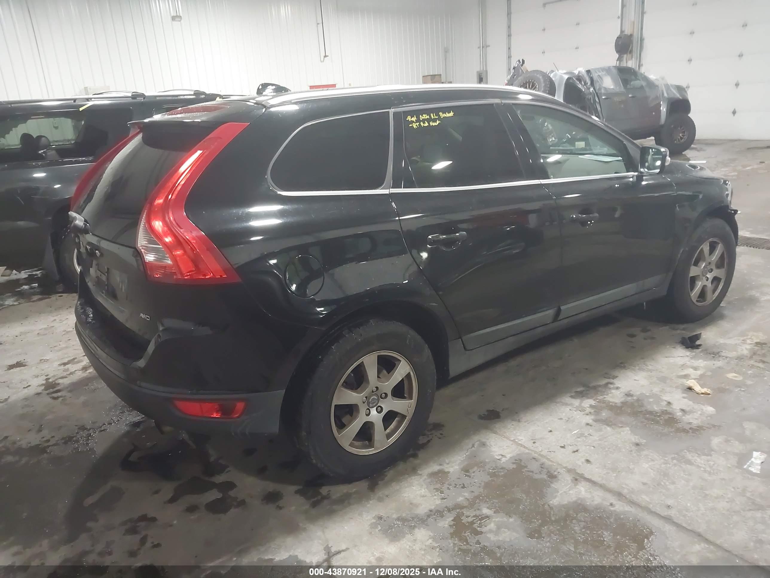 VOLVO XC60 image 4