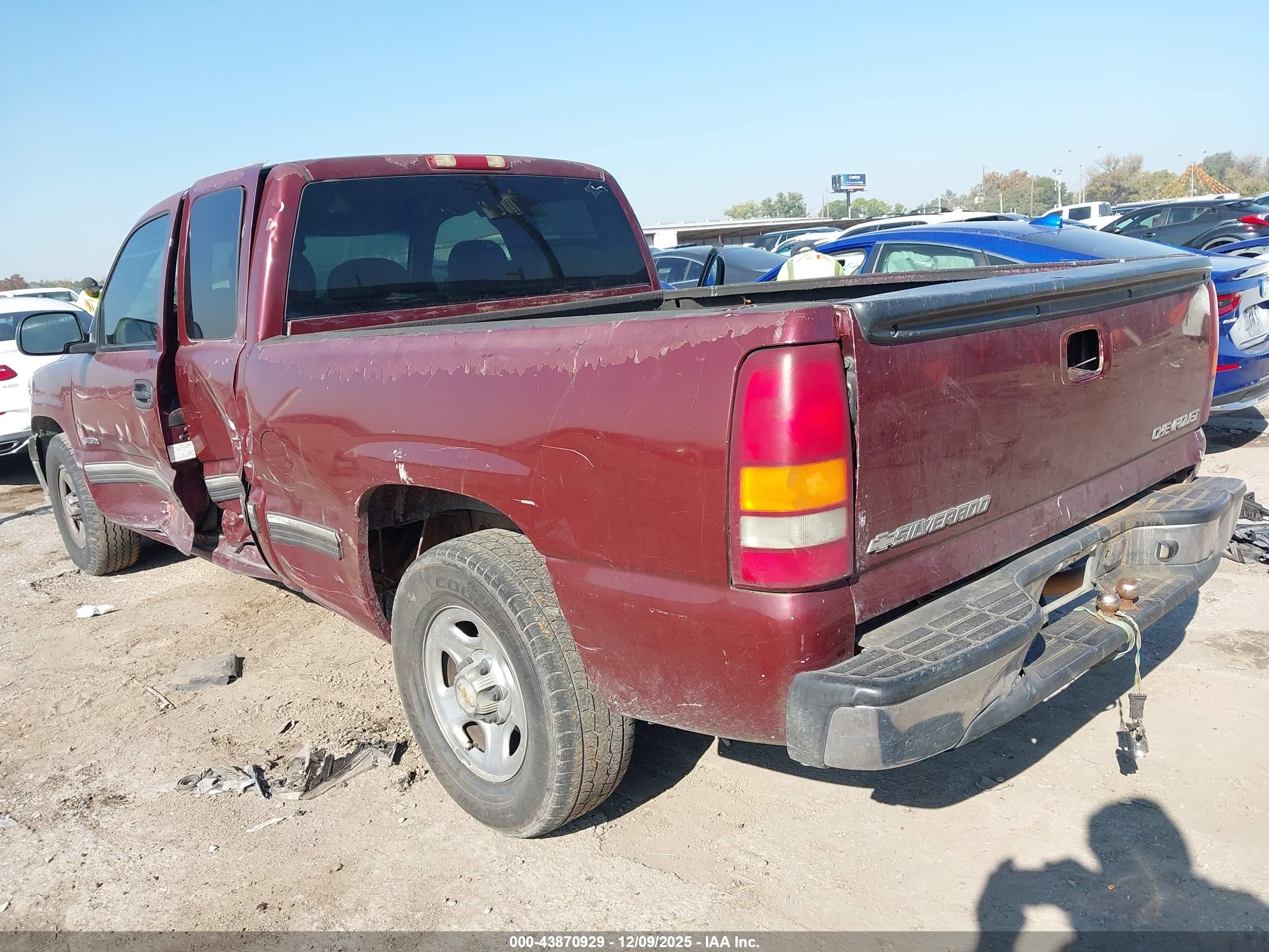 CHEVROLET SILVERADO image 3