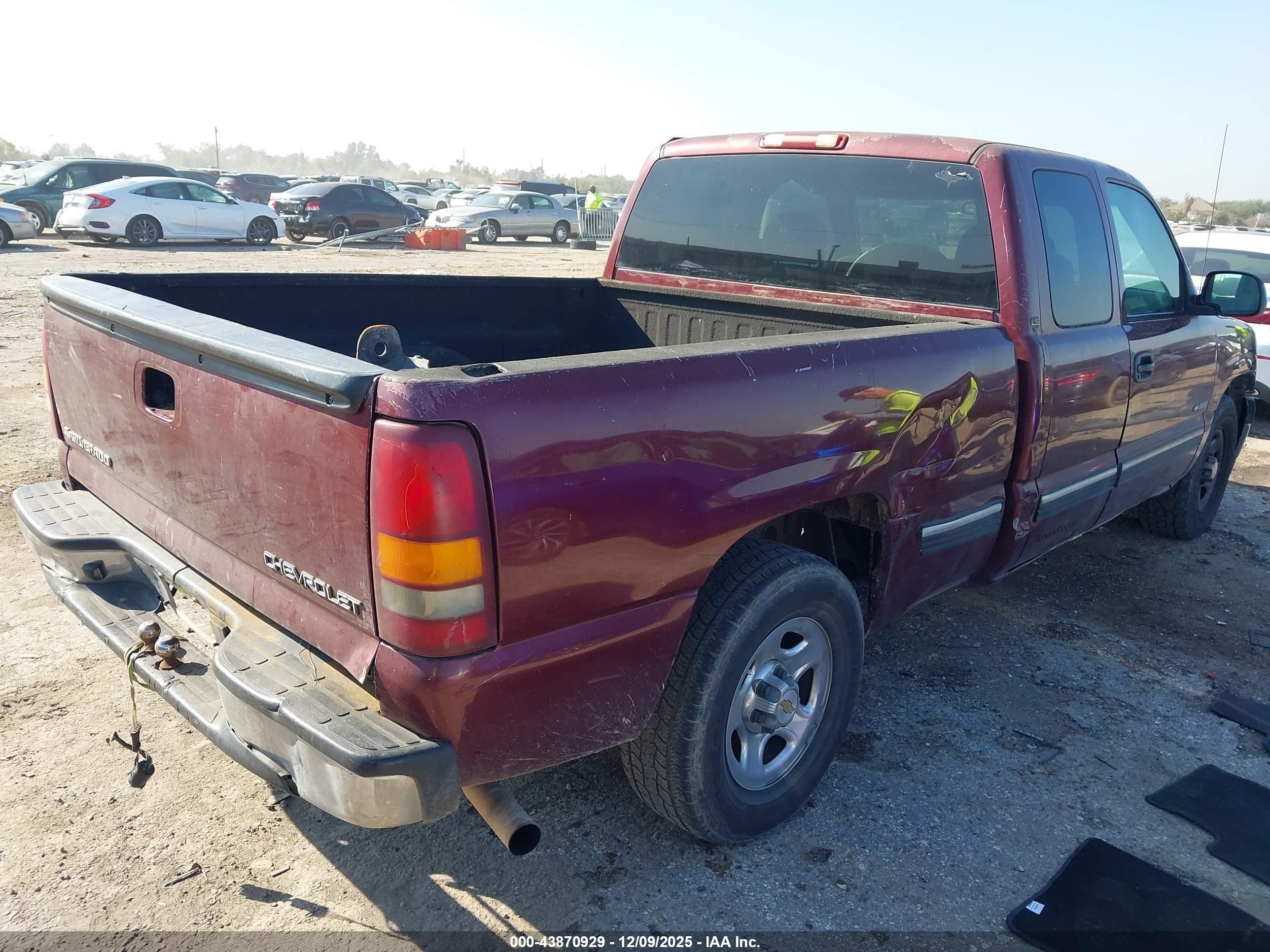 CHEVROLET SILVERADO image 4